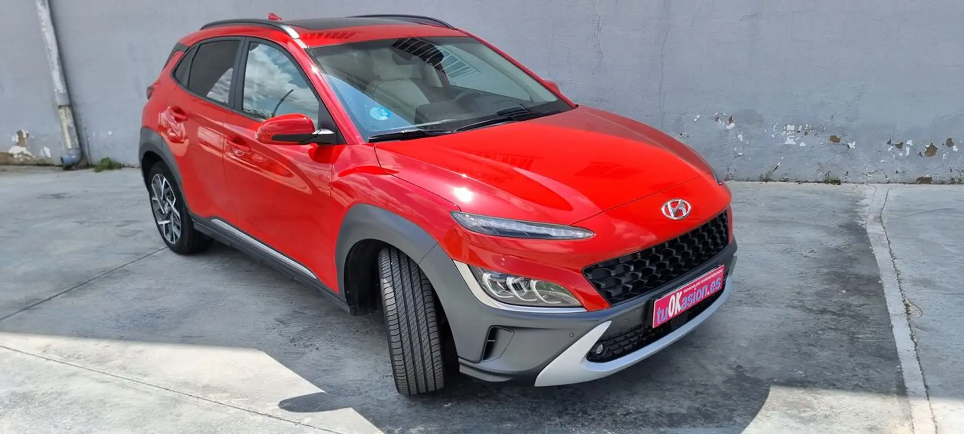 Hyundai KONA 1.6GDI 141CV DT STYLE SKY Rojo - 2