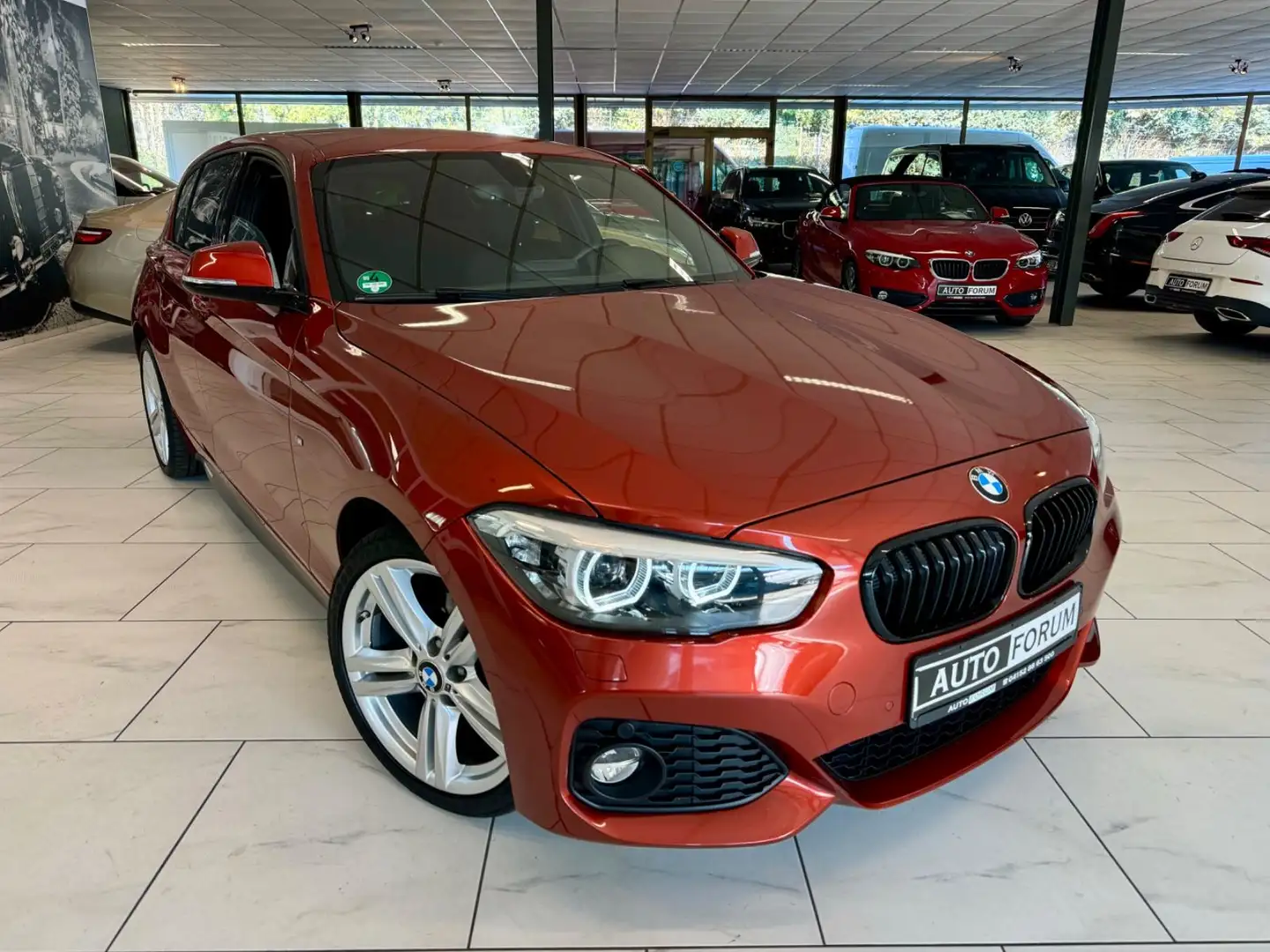 BMW 118 d 3x M-SPORT AUT NAVI LED PDC SHZ 5-TÜRER Orange - 2