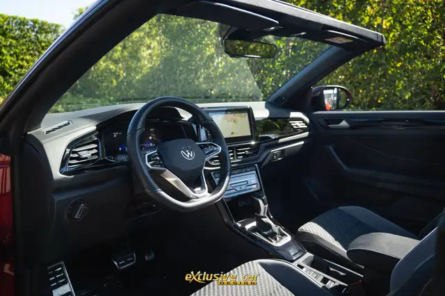 Volkswagen T-Roc view 15