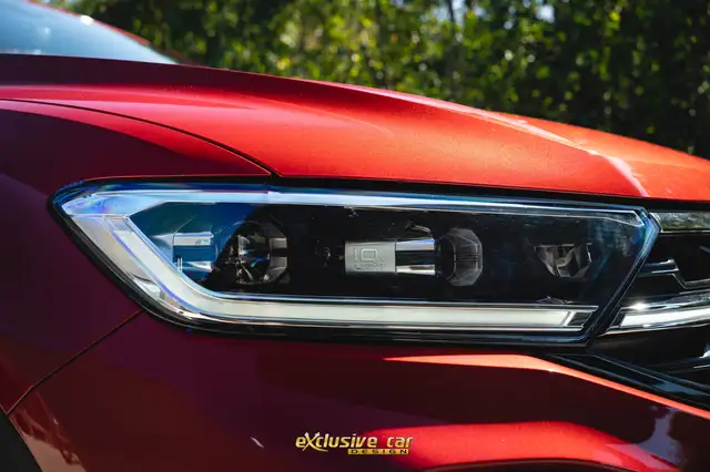 Volkswagen T-Roc view 13