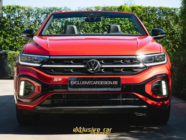 Volkswagen T-Roc view 2