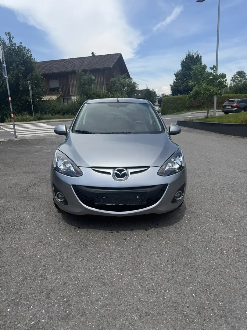 Mazda 2 64000km Grau - 2