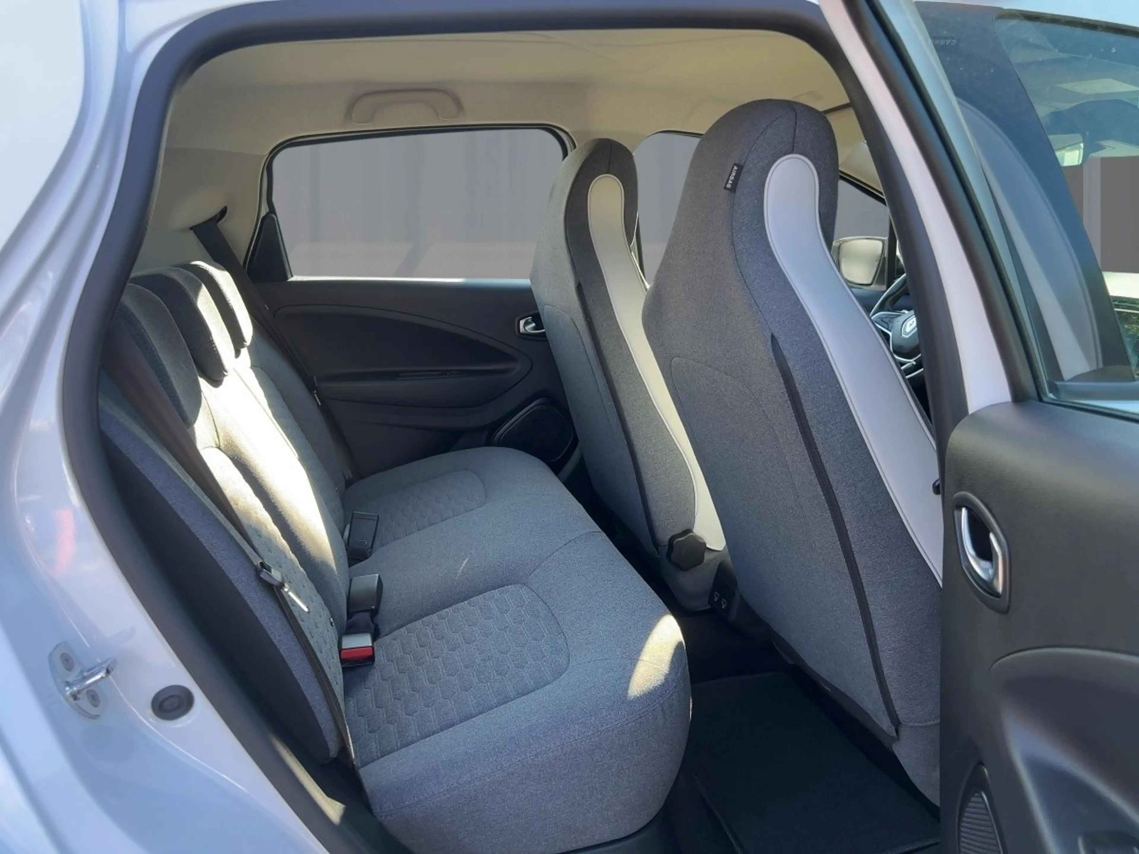 Renault ZOE R135 Z.E. 50 Experience — photo 8