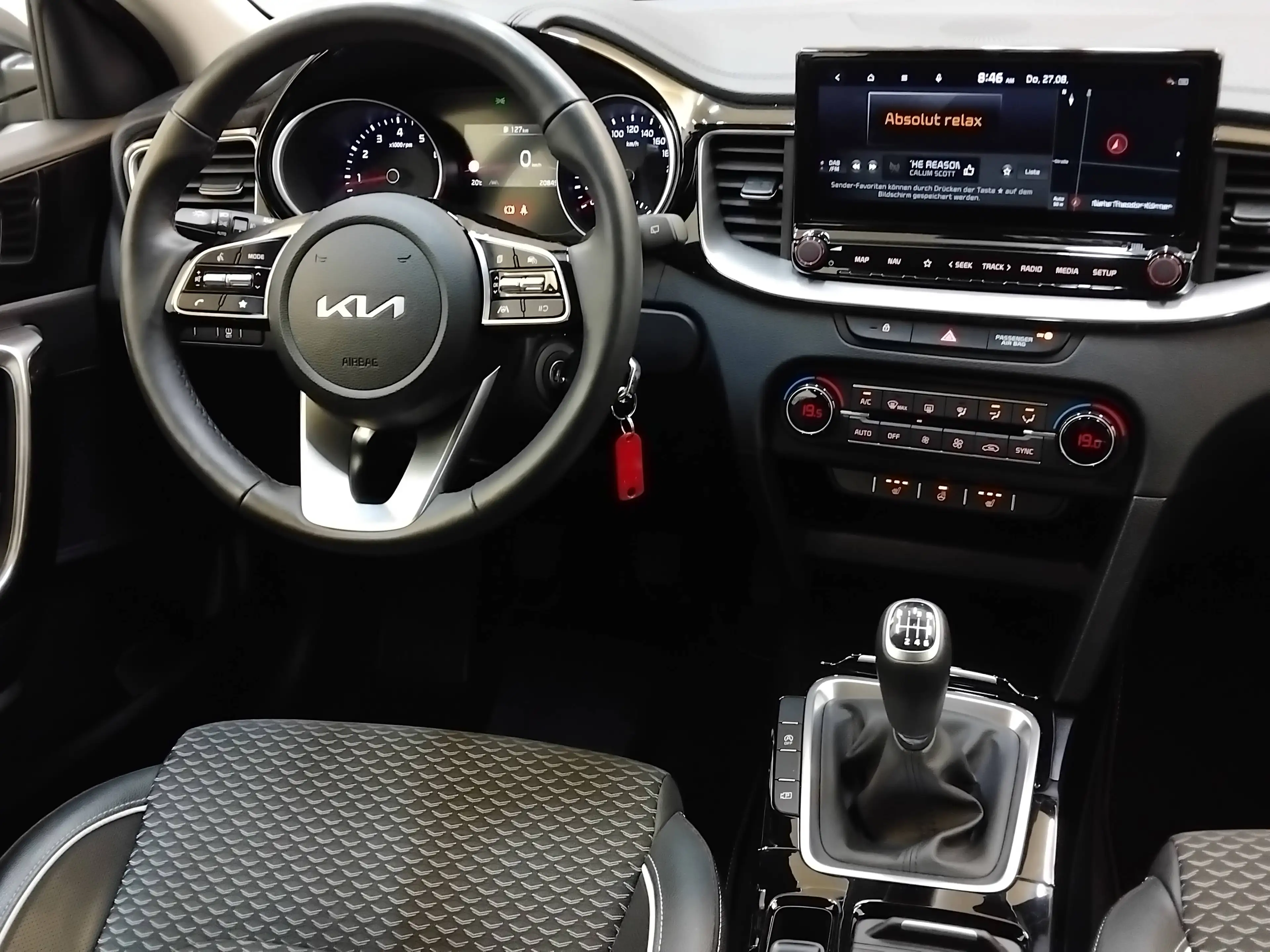Kia XCeed — photo 9