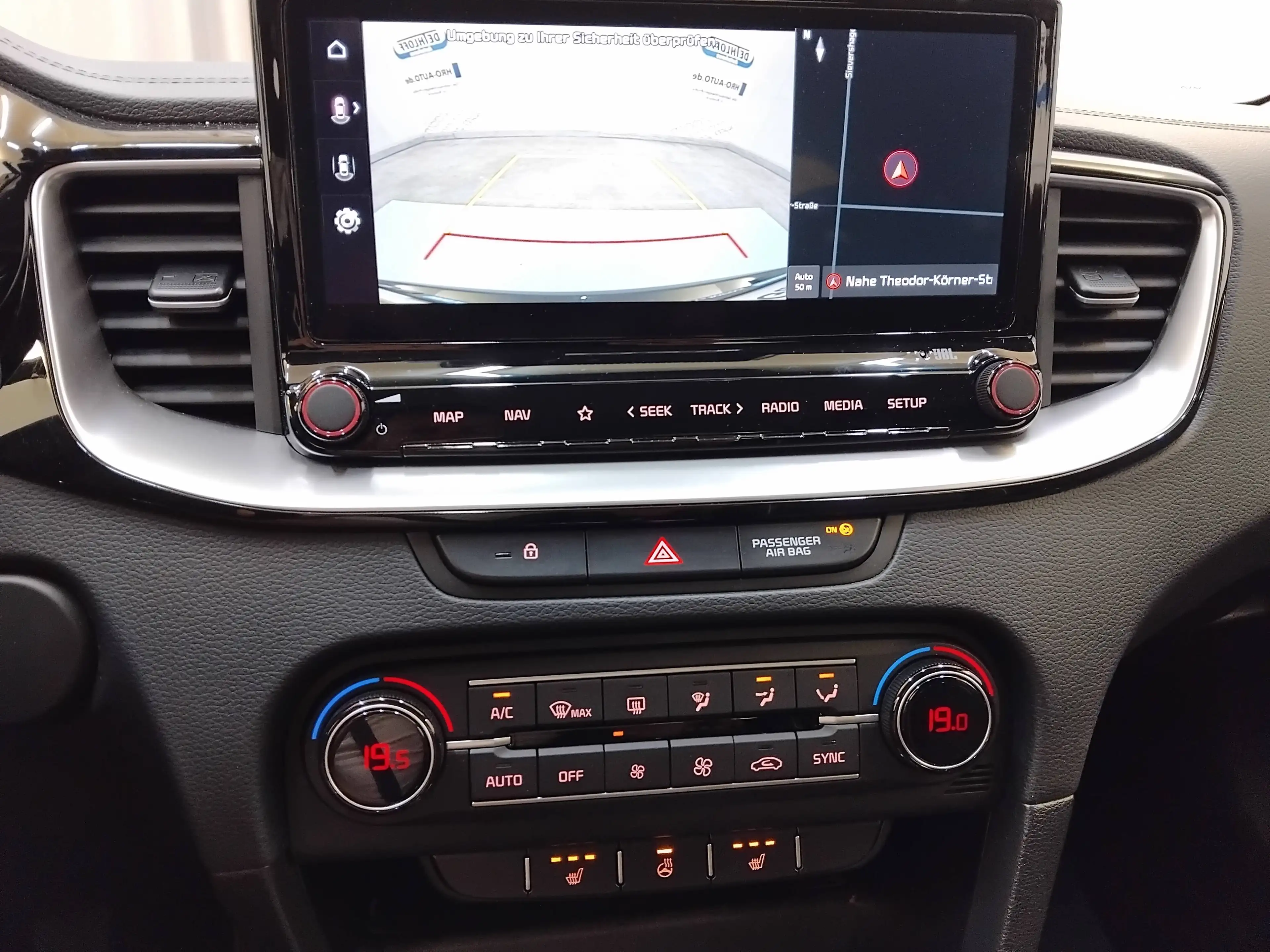 Kia XCeed — photo 15
