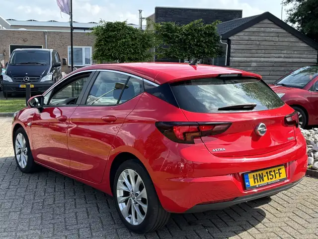 Opel Astra view 7