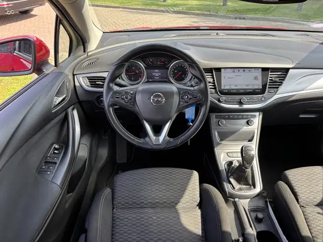 Opel Astra view 11