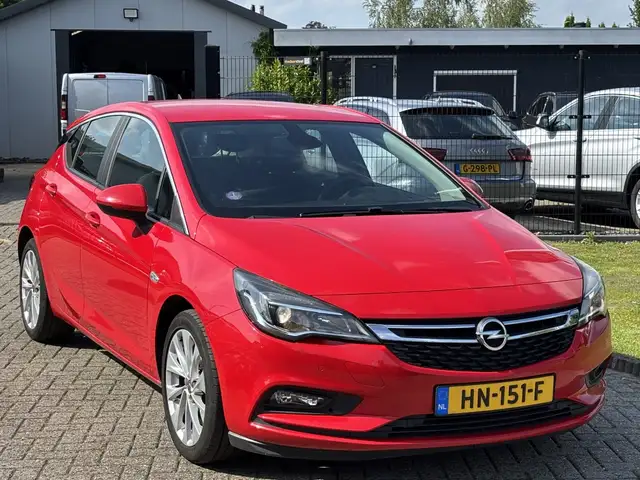 Opel Astra view 3