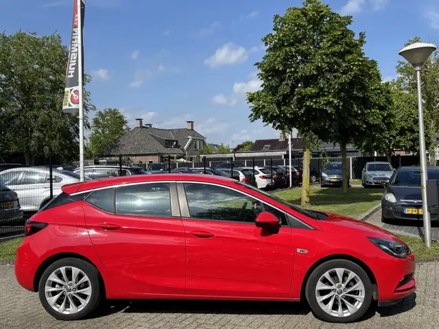 Opel Astra view 4