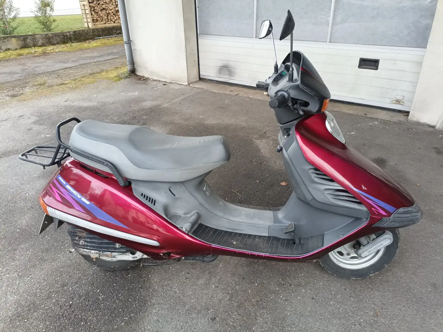 Honda CH 125 Spacy Czerwony - 2