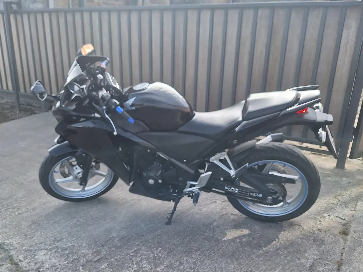 Honda CBR 250 Чёрный - 2