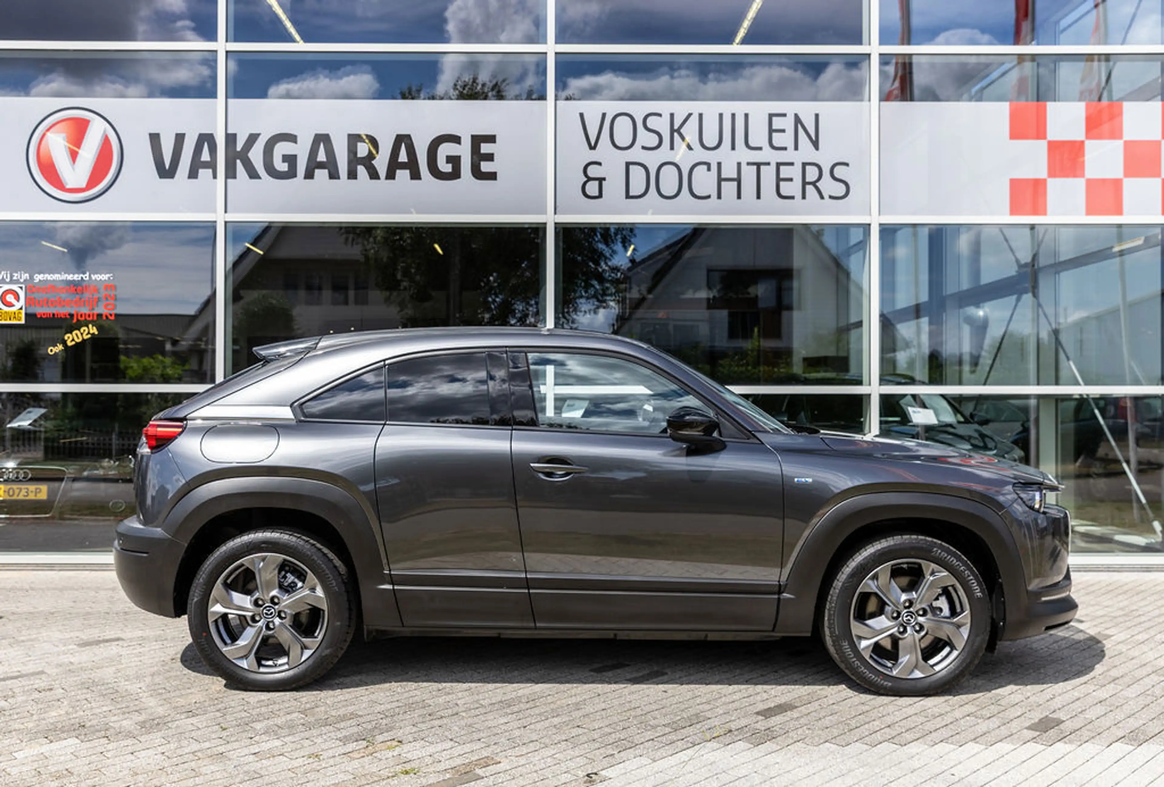 Mazda MX-30 E-SkyActiv EV 145 Advantage 36 kWh — photo 45