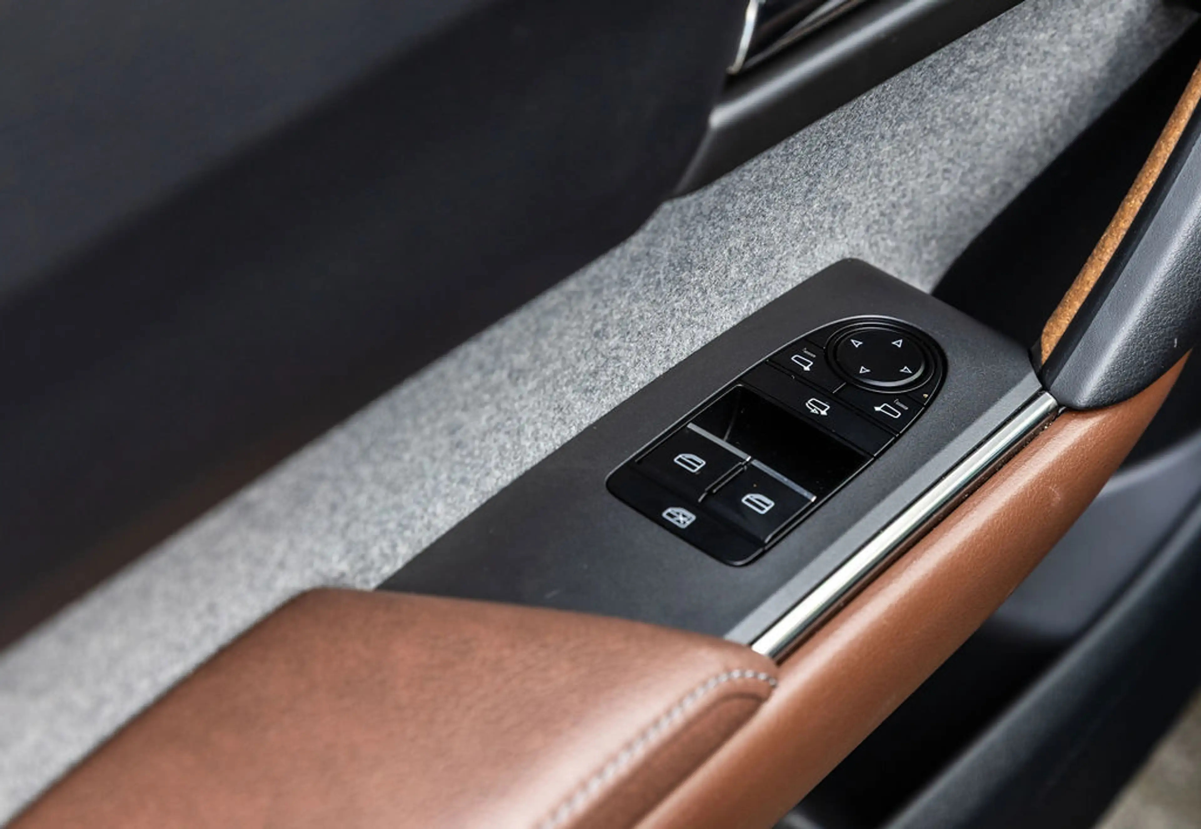 Mazda MX-30 E-SkyActiv EV 145 Advantage 36 kWh — photo 11