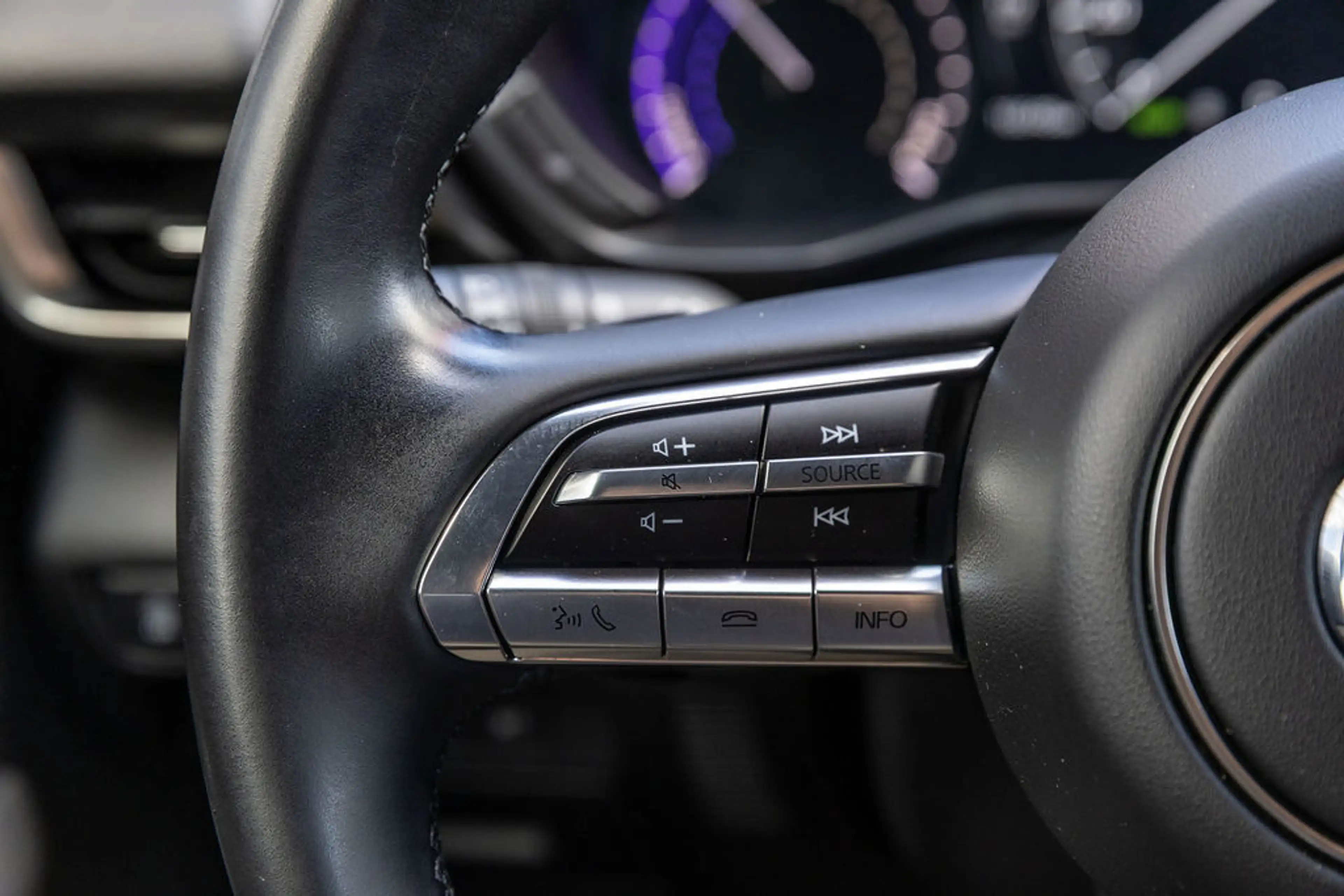 Mazda MX-30 E-SkyActiv EV 145 Advantage 36 kWh — photo 16