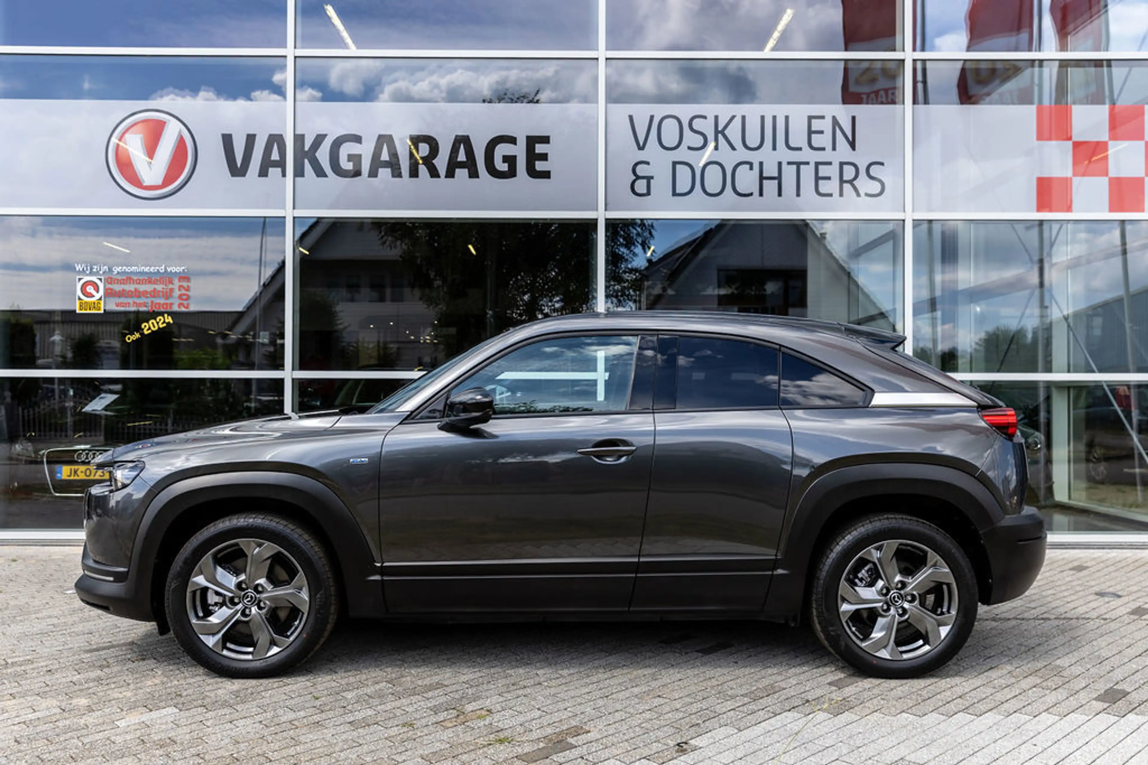 Mazda MX-30 E-SkyActiv EV 145 Advantage 36 kWh — photo 2