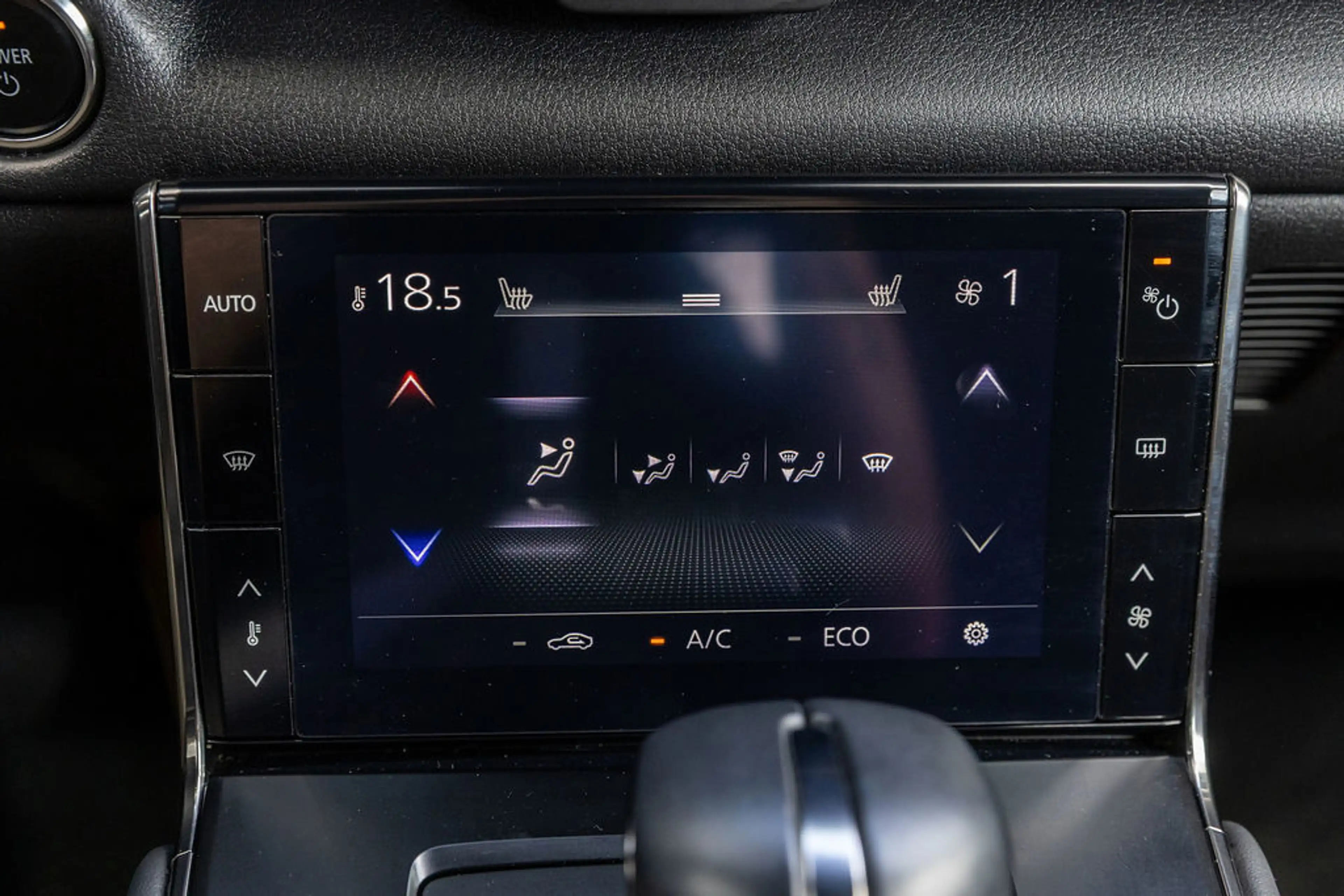 Mazda MX-30 E-SkyActiv EV 145 Advantage 36 kWh — photo 26