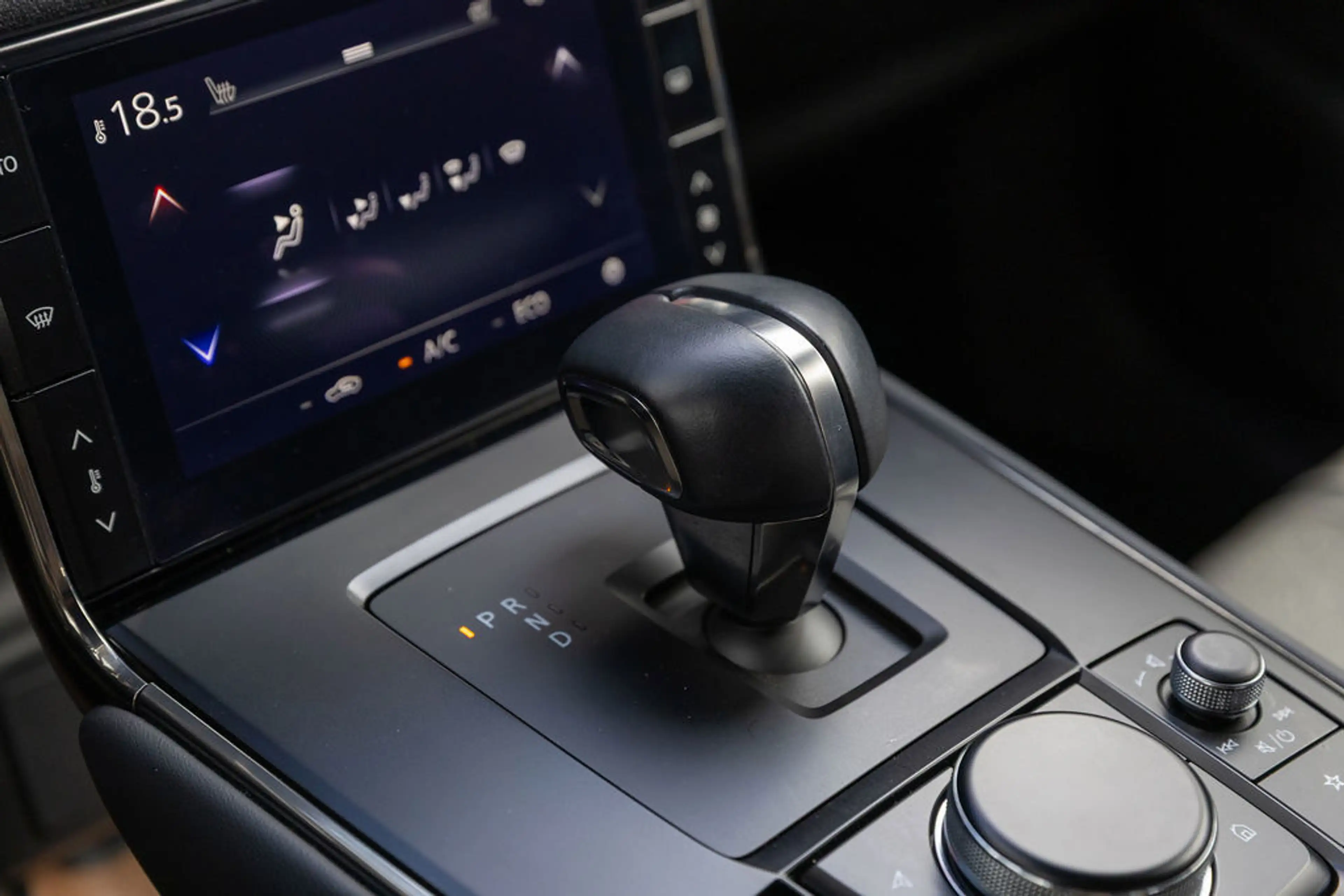 Mazda MX-30 E-SkyActiv EV 145 Advantage 36 kWh — photo 21