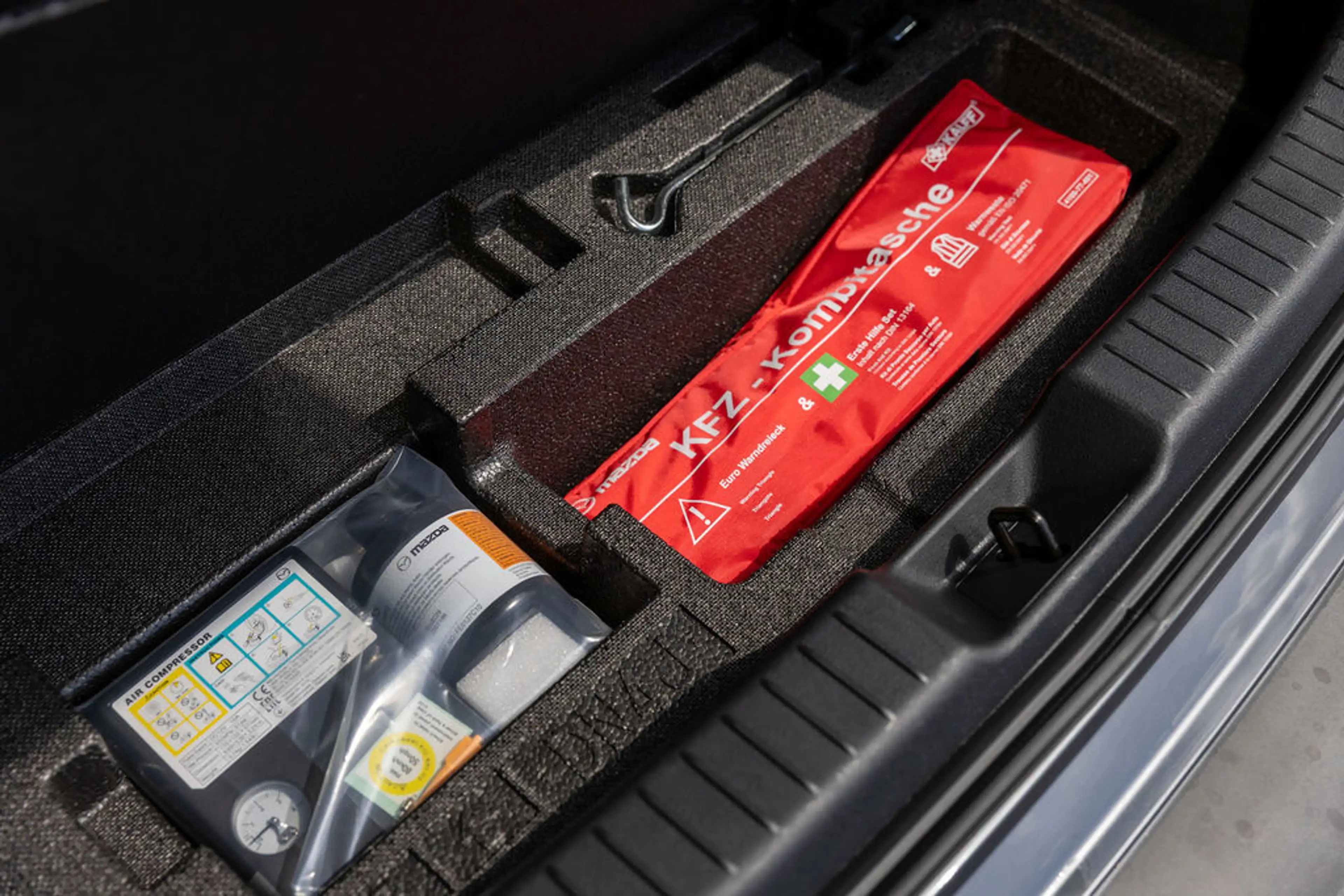 Mazda MX-30 E-SkyActiv EV 145 Advantage 36 kWh — photo 42