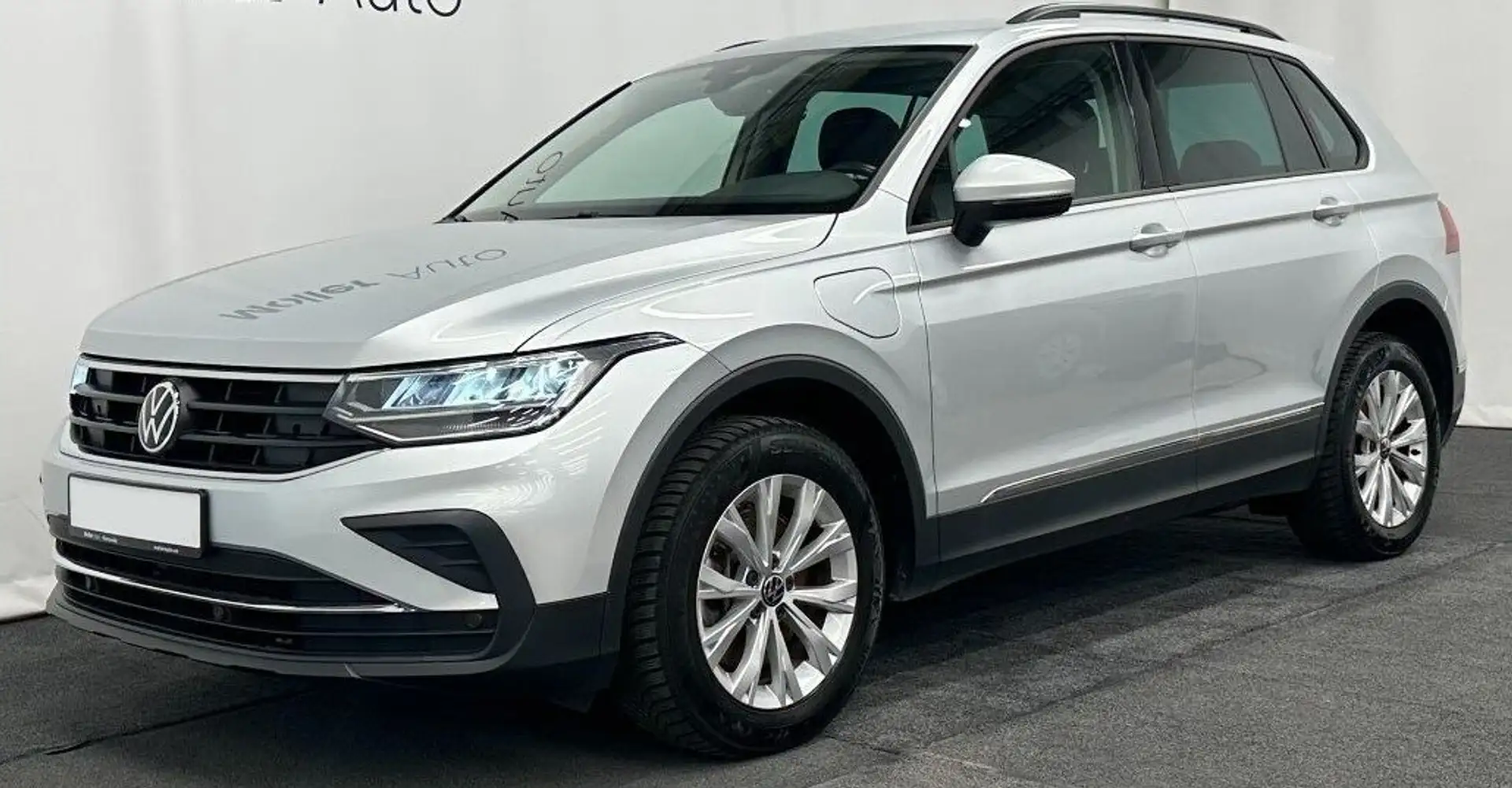 Volkswagen Tiguan Tiguan 1,4 TSI eHybrid Life DSG Life Silber - 2