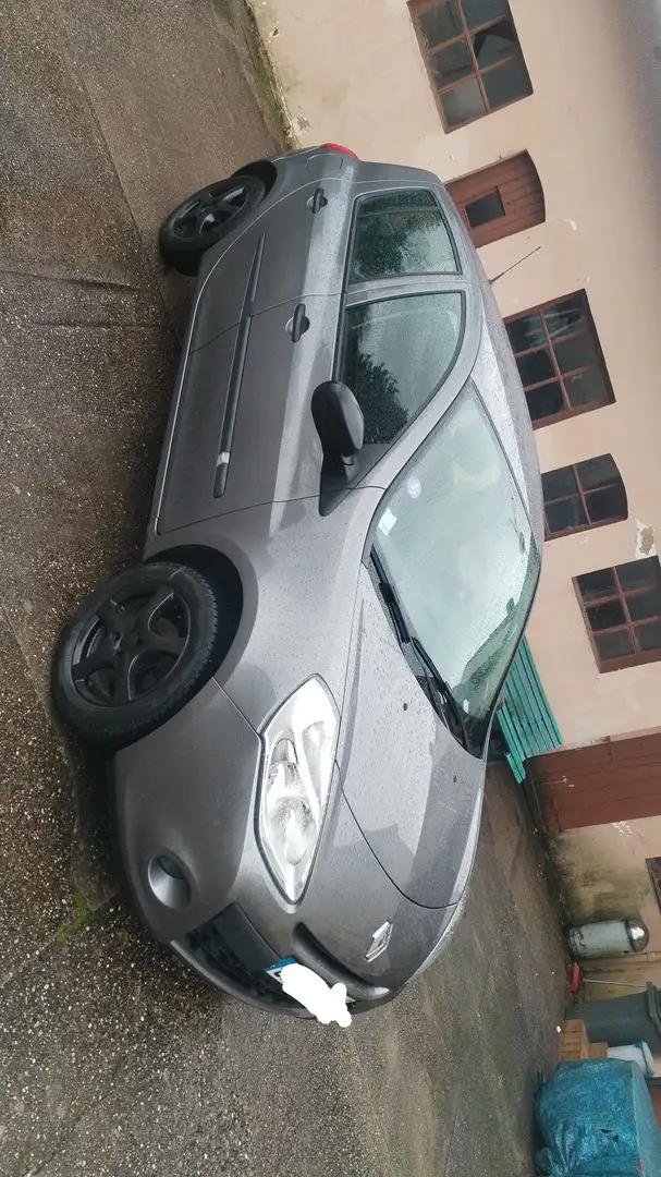 Renault Clio III 1.2 16V 75 Alizé - 1