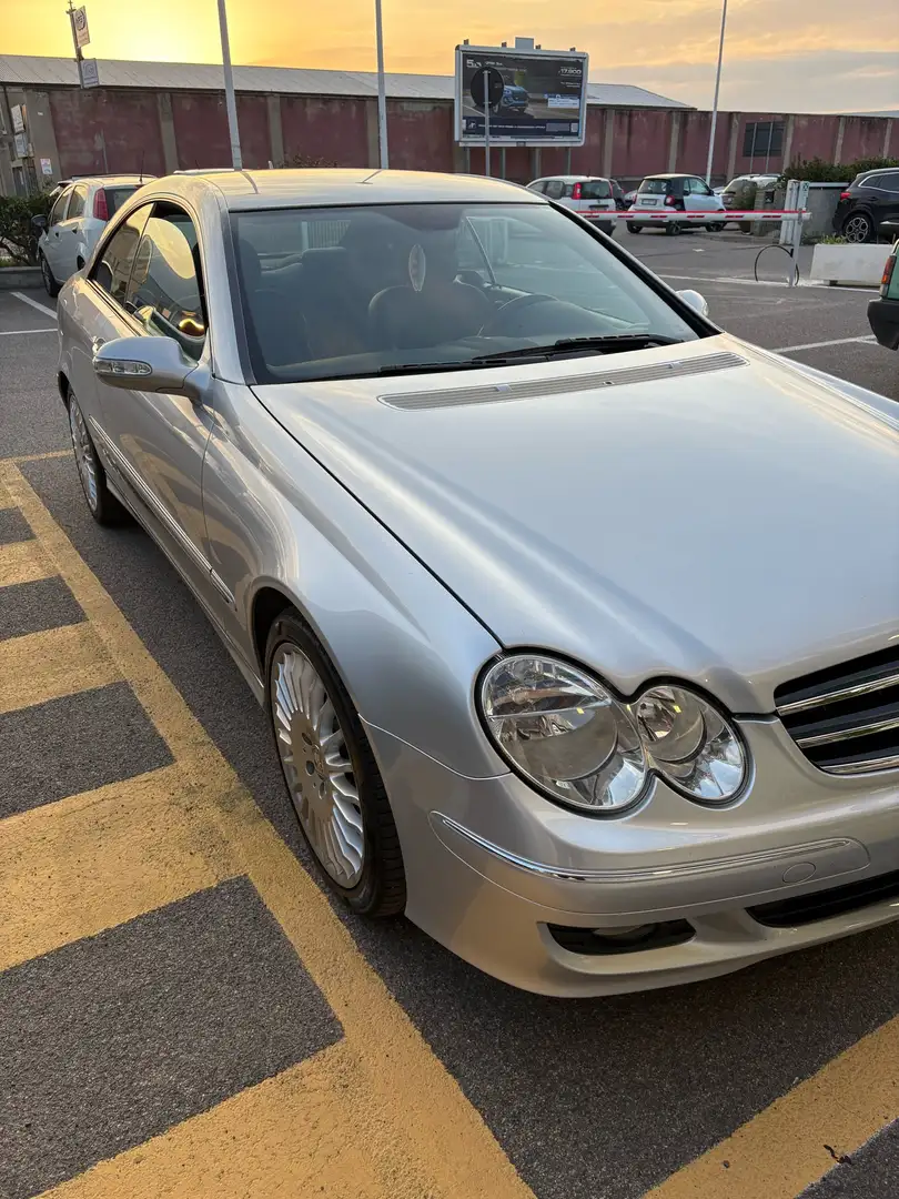 Mercedes-Benz CLK 320 Coupe cdi V6 Avantgarde - 2