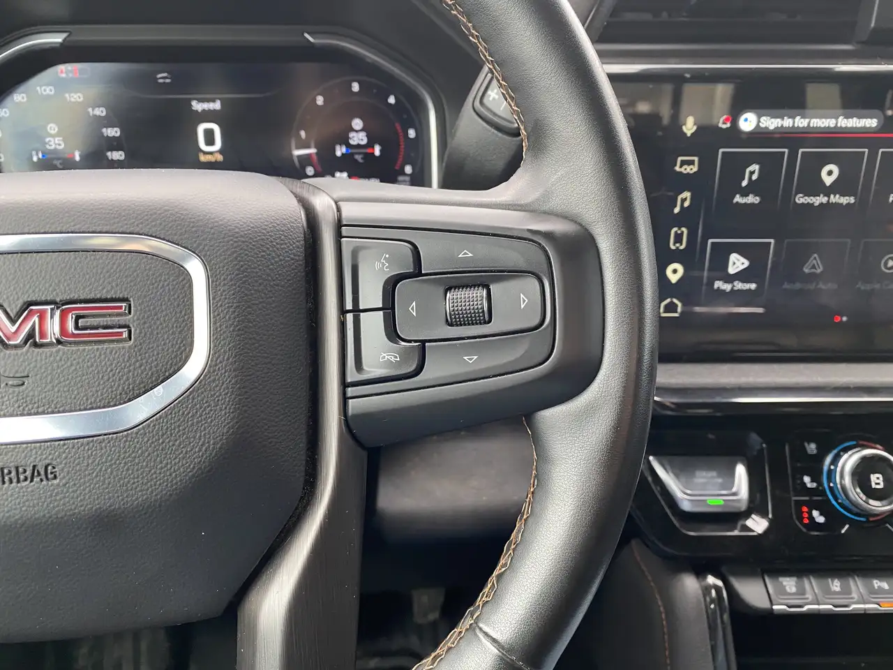GMC Sierra 3500HD снимка GMC Sierra 3500HD