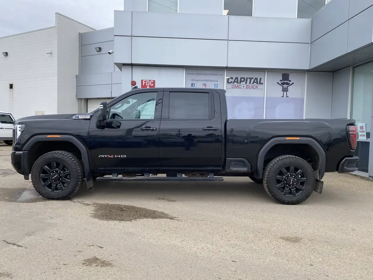 GMC Sierra 3500HD снимка GMC Sierra 3500HD