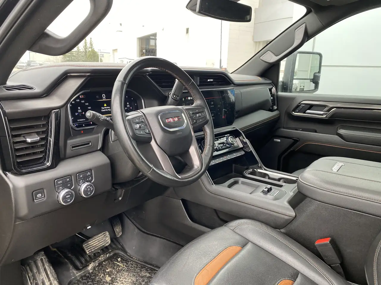 GMC Sierra 3500HD снимка GMC Sierra 3500HD