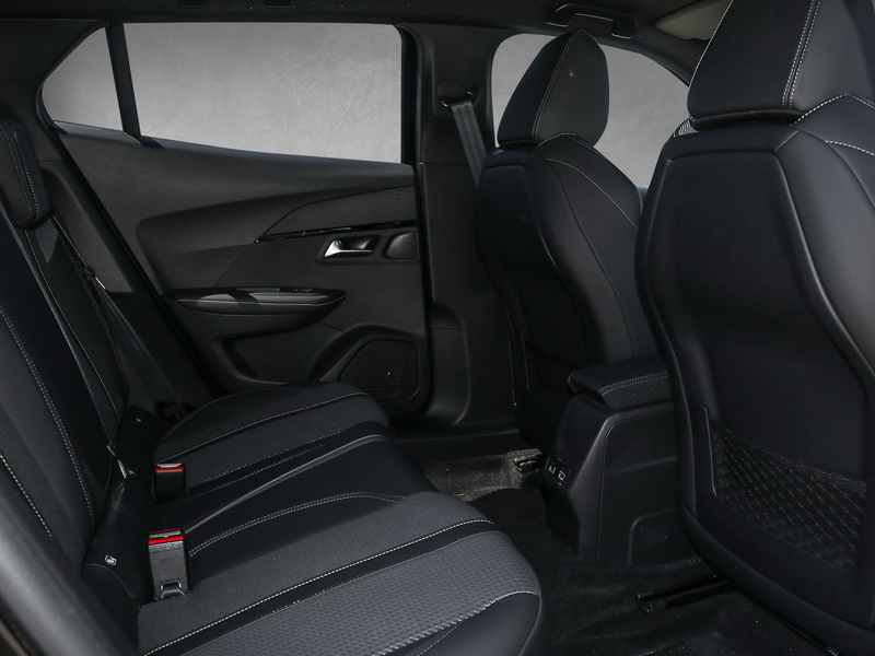 Peugeot e-2008 GT ACC/Kam./KeyLess/LED/W-Pumpe/Navi/PDC — photo 7