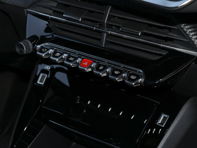 Peugeot e-2008 GT ACC/Kam./KeyLess/LED/W-Pumpe/Navi/PDC — photo 14