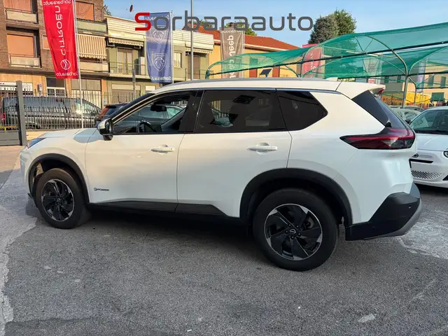 Nissan X-Trail view 2