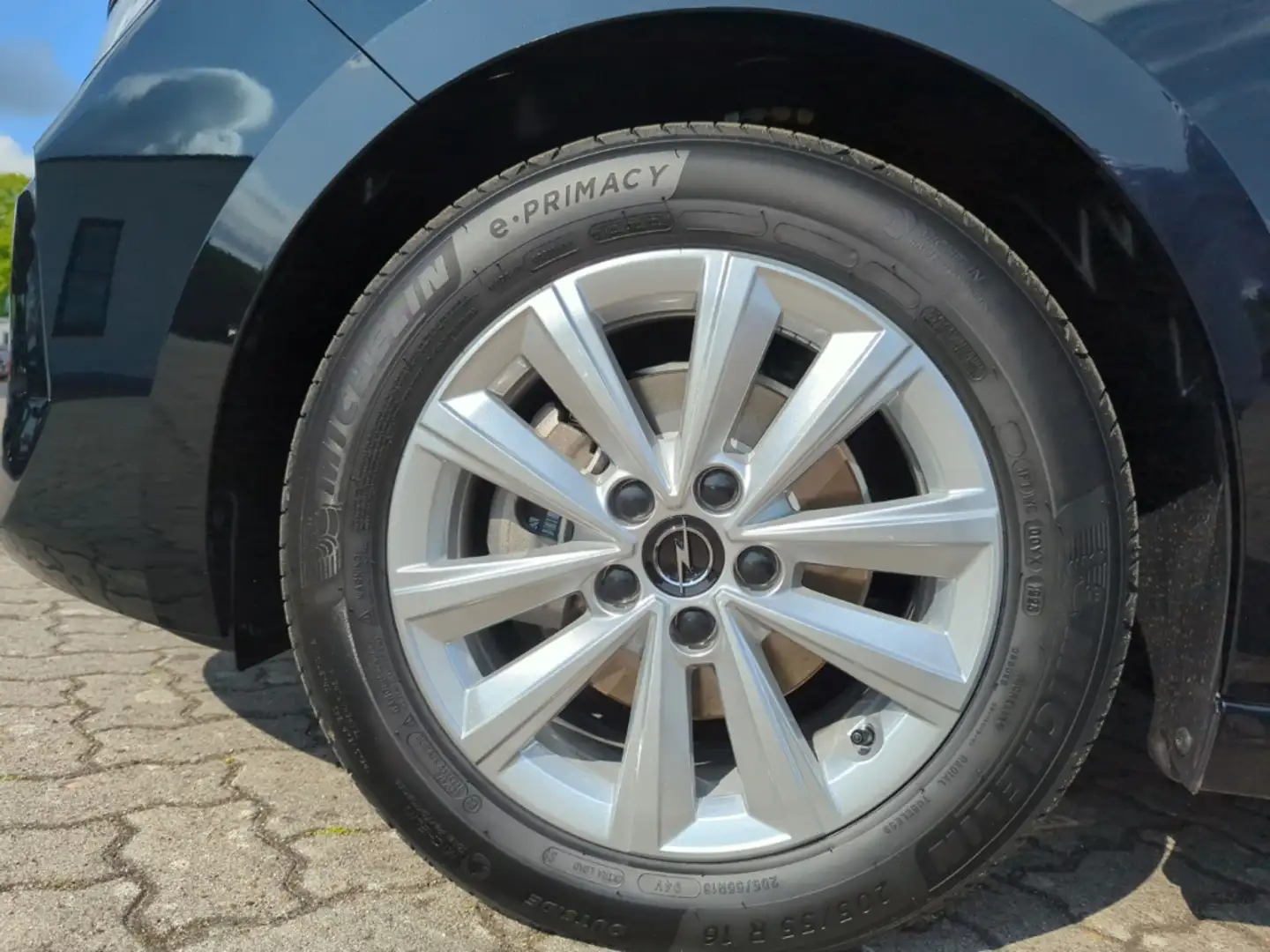 Opel Astra Edition 1.2 Turbo Autom. +Kamera+Navi+AGR-Sitze+ Negro - 2