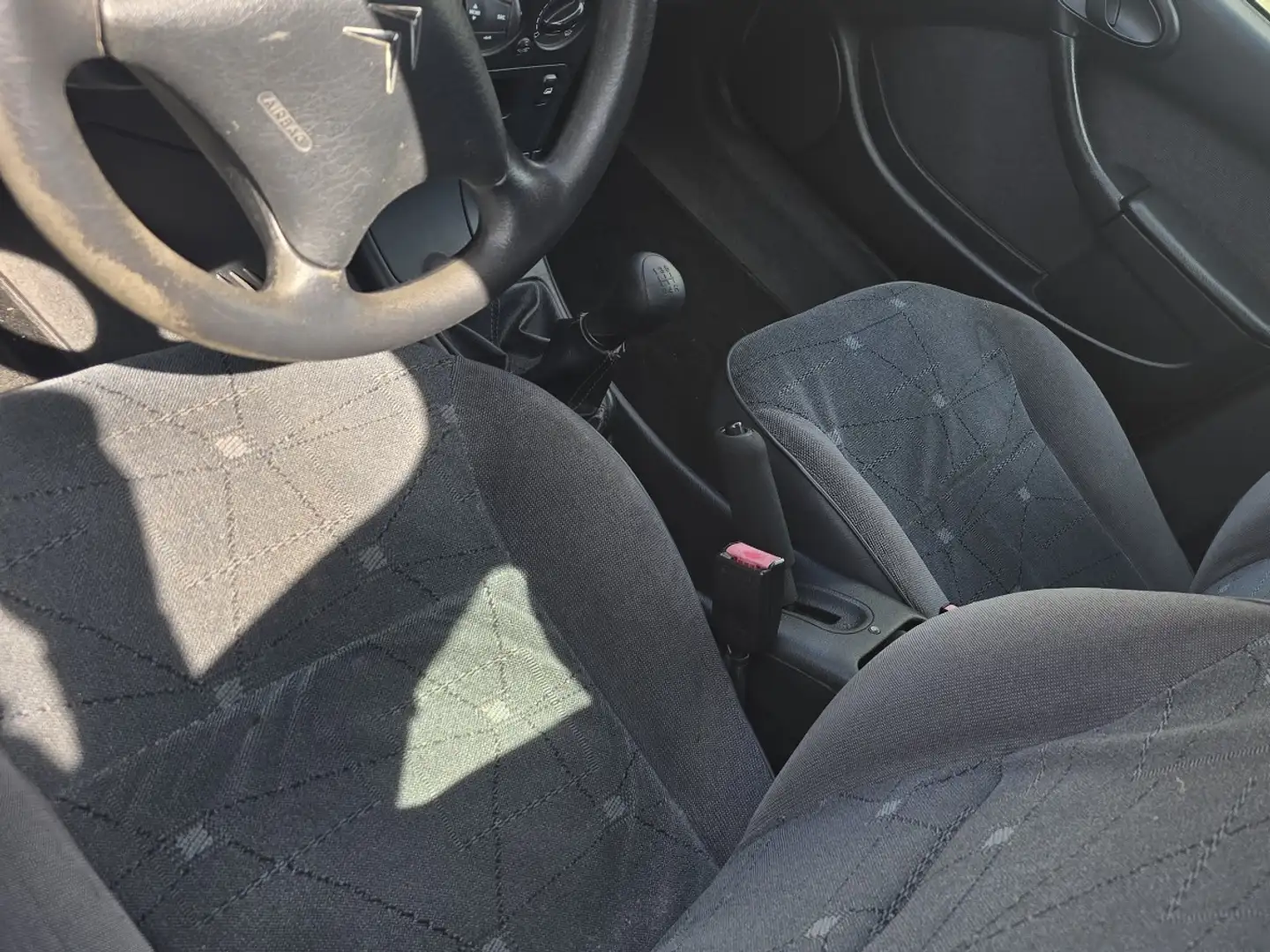 Citroen Xsara 1.4i SX Gris - 2
