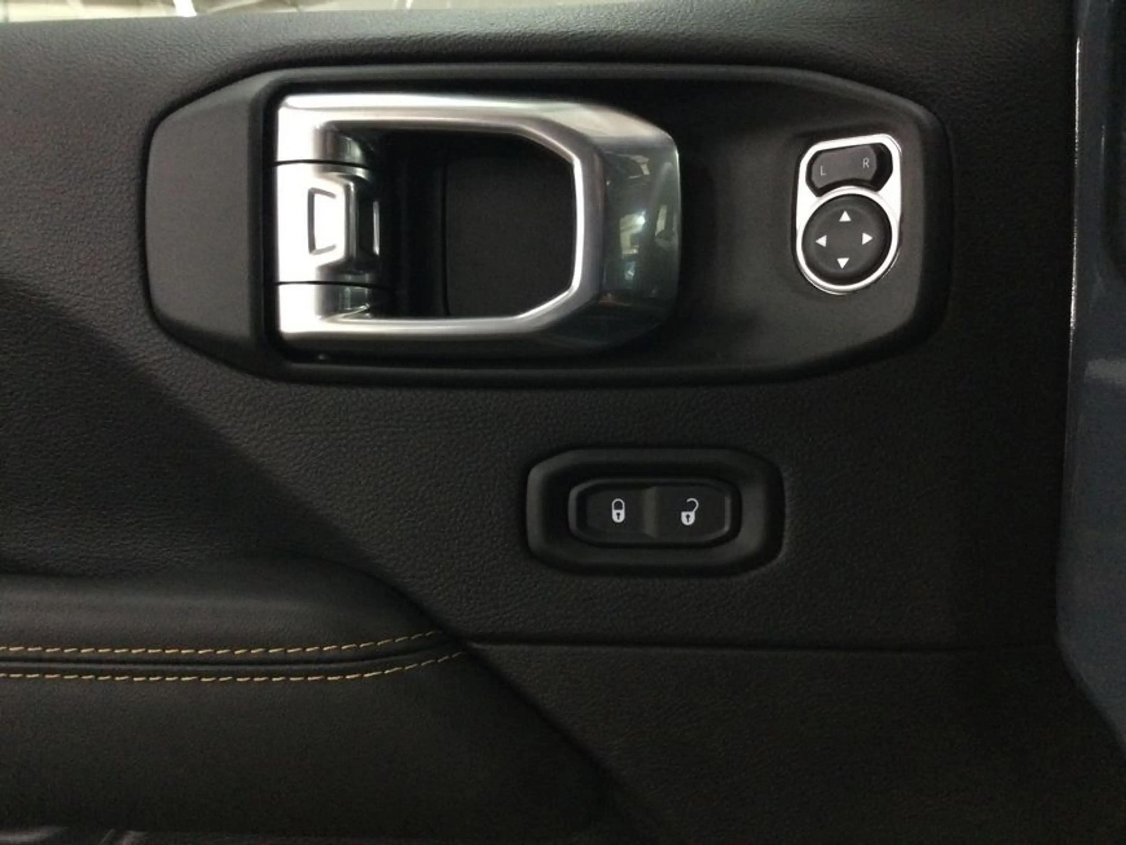 Jeep Wrangler Unlimited 2.0 T-GDI Hardtop AWD Automatik — photo 14