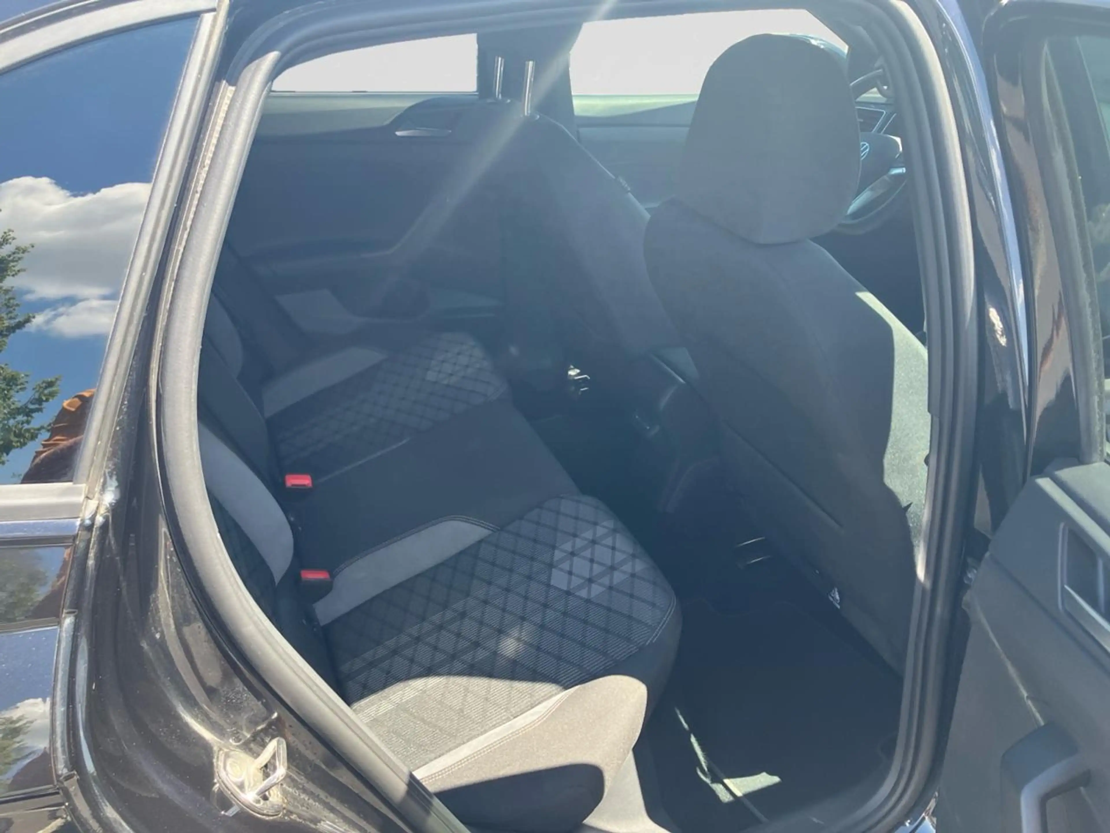 Volkswagen Taigo 1.0 TSI 115pk DSG R-Line 17" alu / keyless / camera — photo 5
