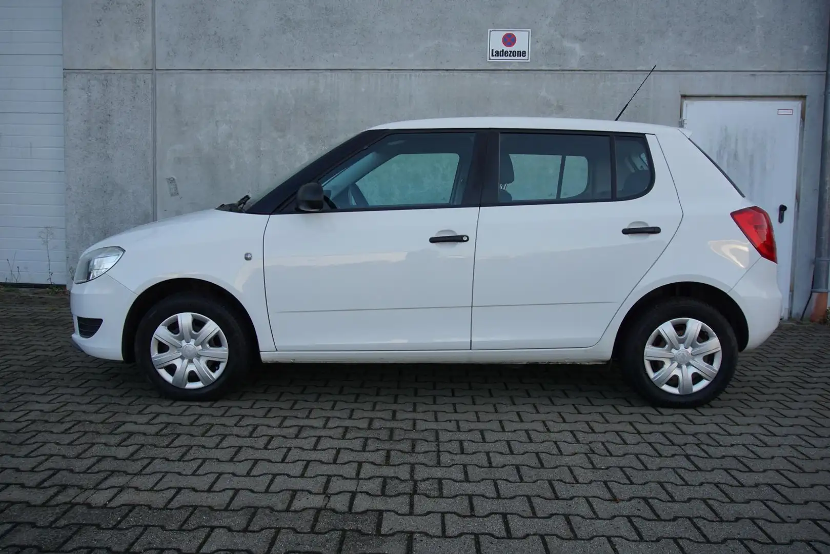Skoda Fabia Classic 44kW Radio Klima 1.Hand Weiß - 2