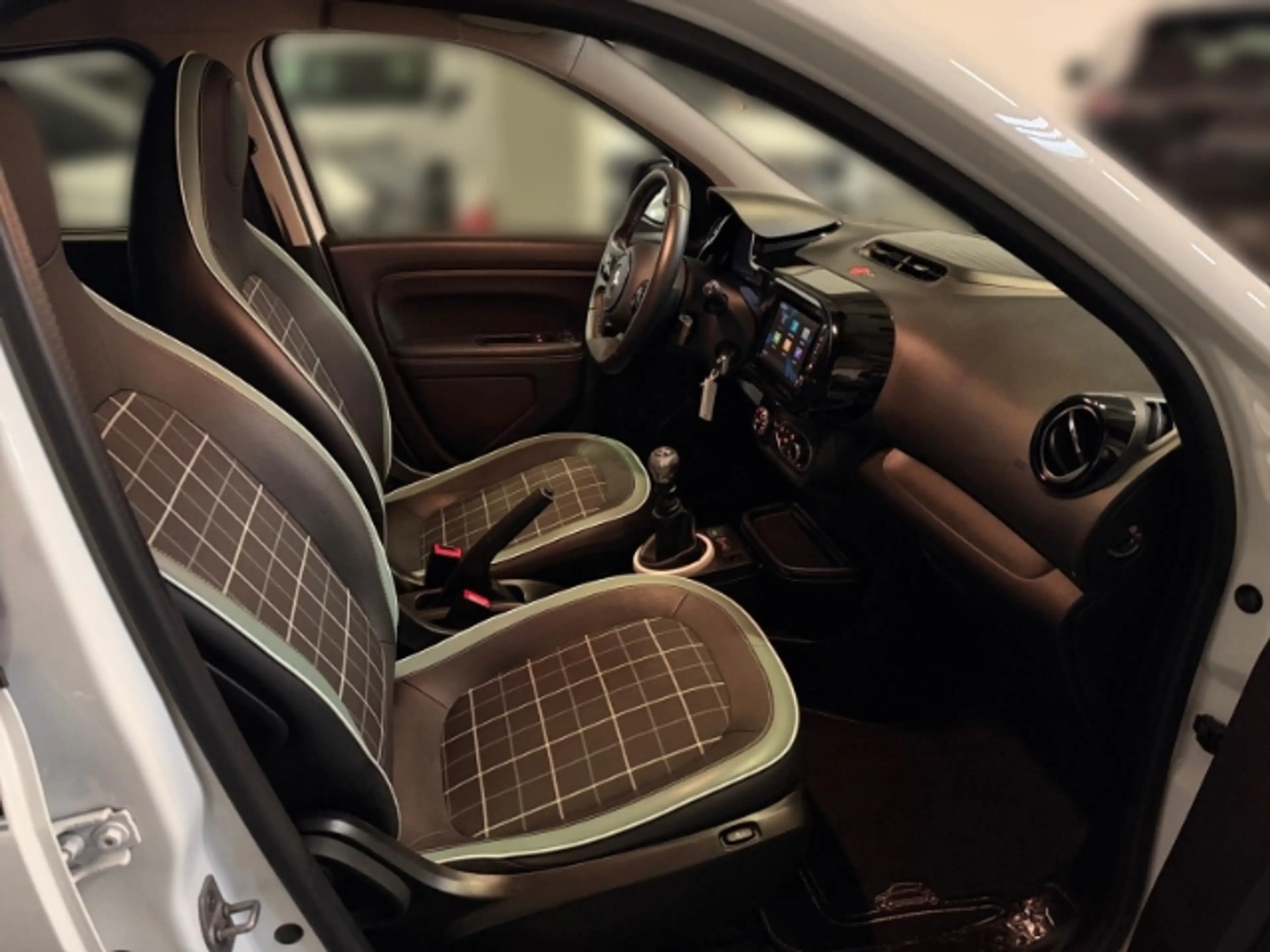 Renault Twingo La 0.9 TCe Le Parisienne Multifunktionslenkrad+Sit — photo 13