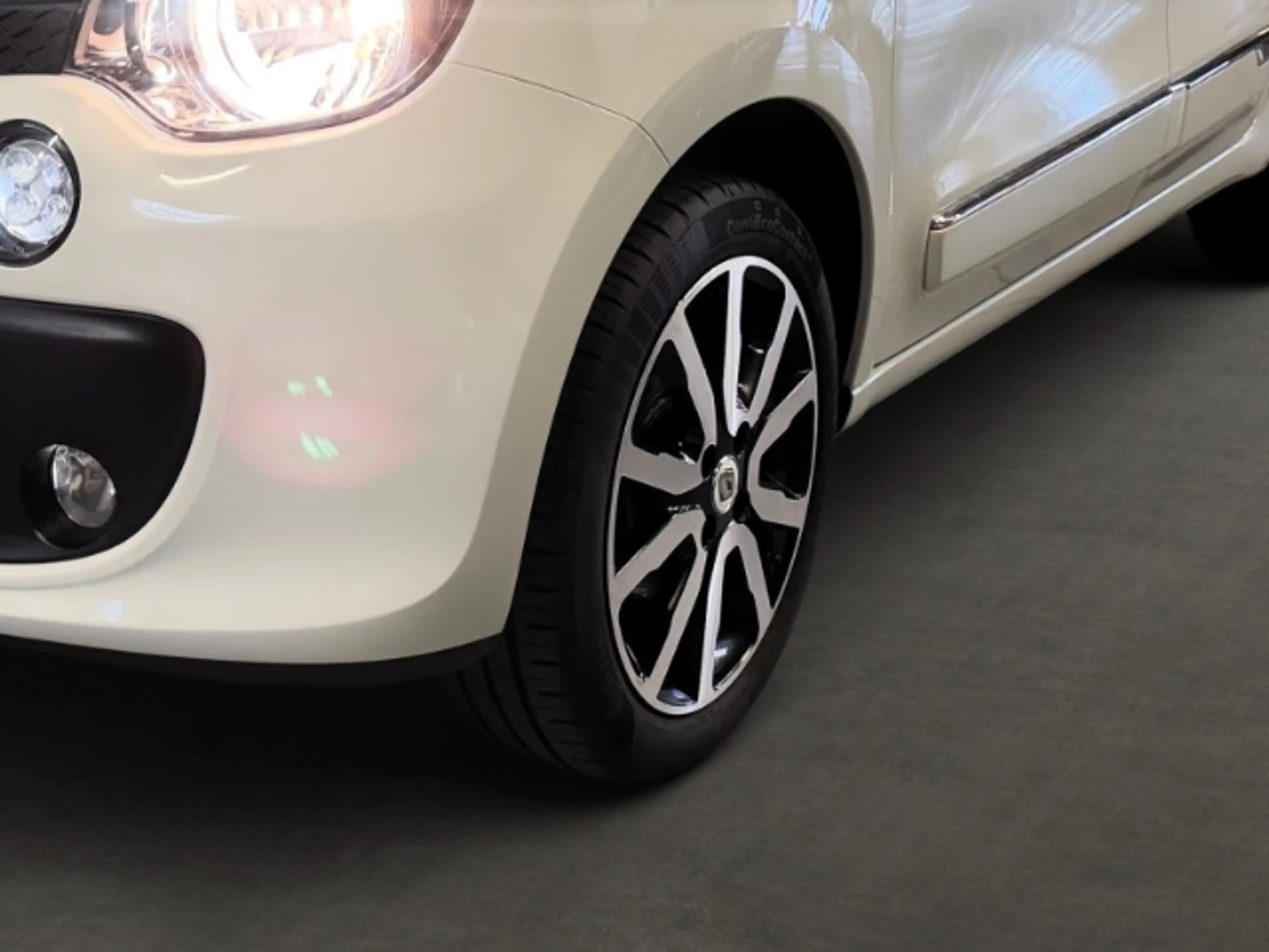 Renault Twingo La 0.9 TCe Le Parisienne Multifunktionslenkrad+Sit — photo 6
