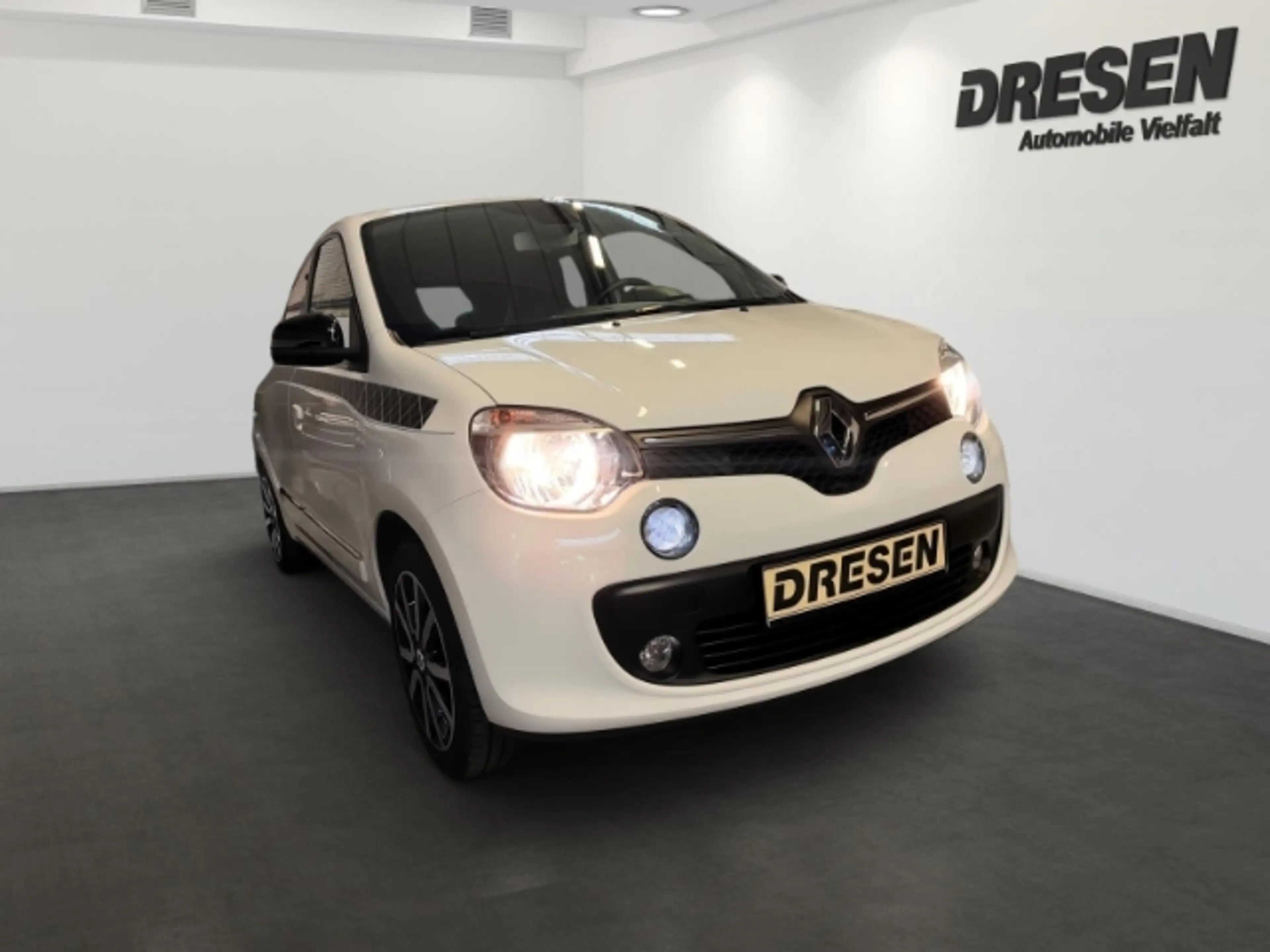 Renault Twingo La 0.9 TCe Le Parisienne Multifunktionslenkrad+Sit — photo 2
