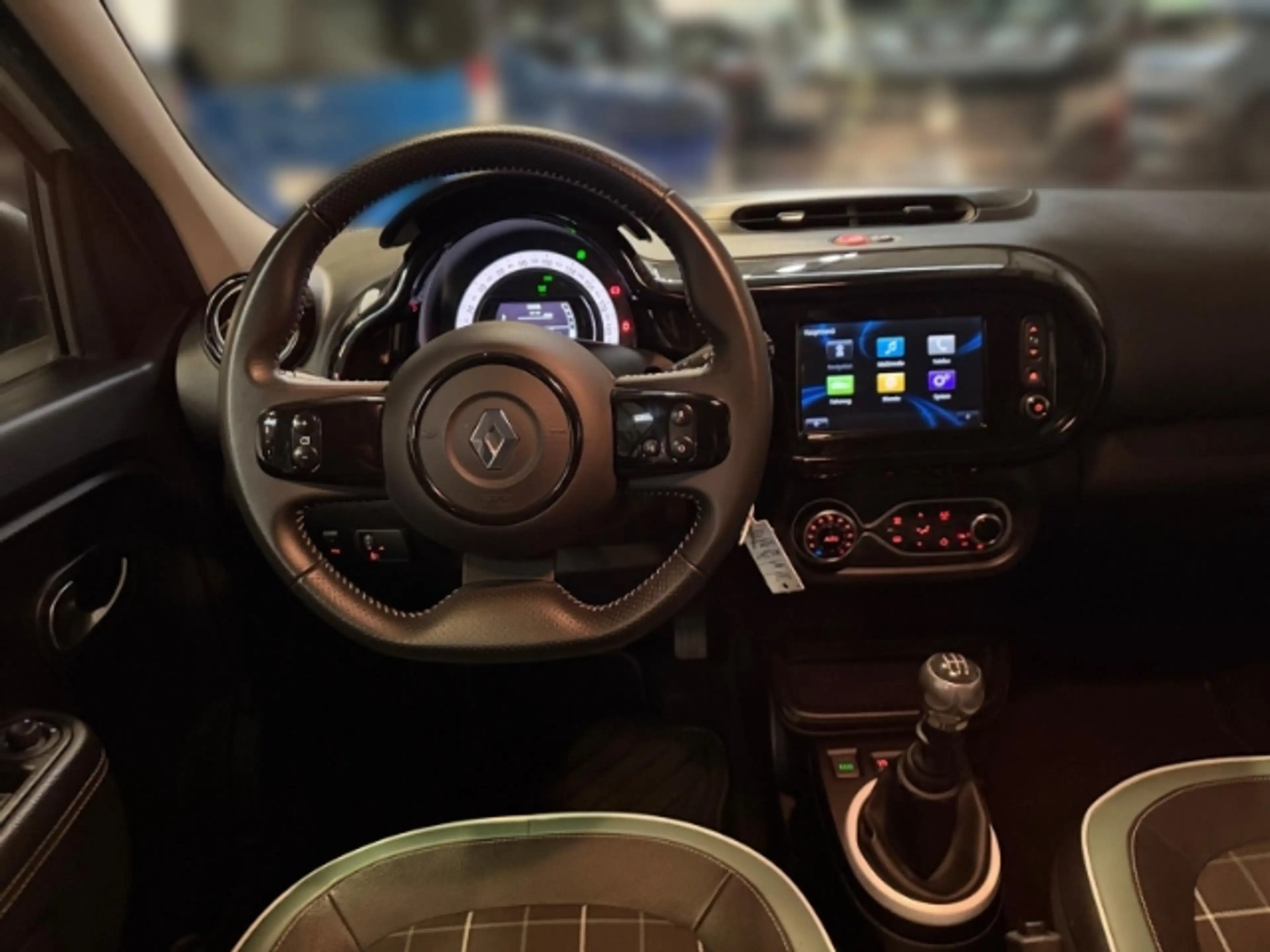 Renault Twingo La 0.9 TCe Le Parisienne Multifunktionslenkrad+Sit — photo 9