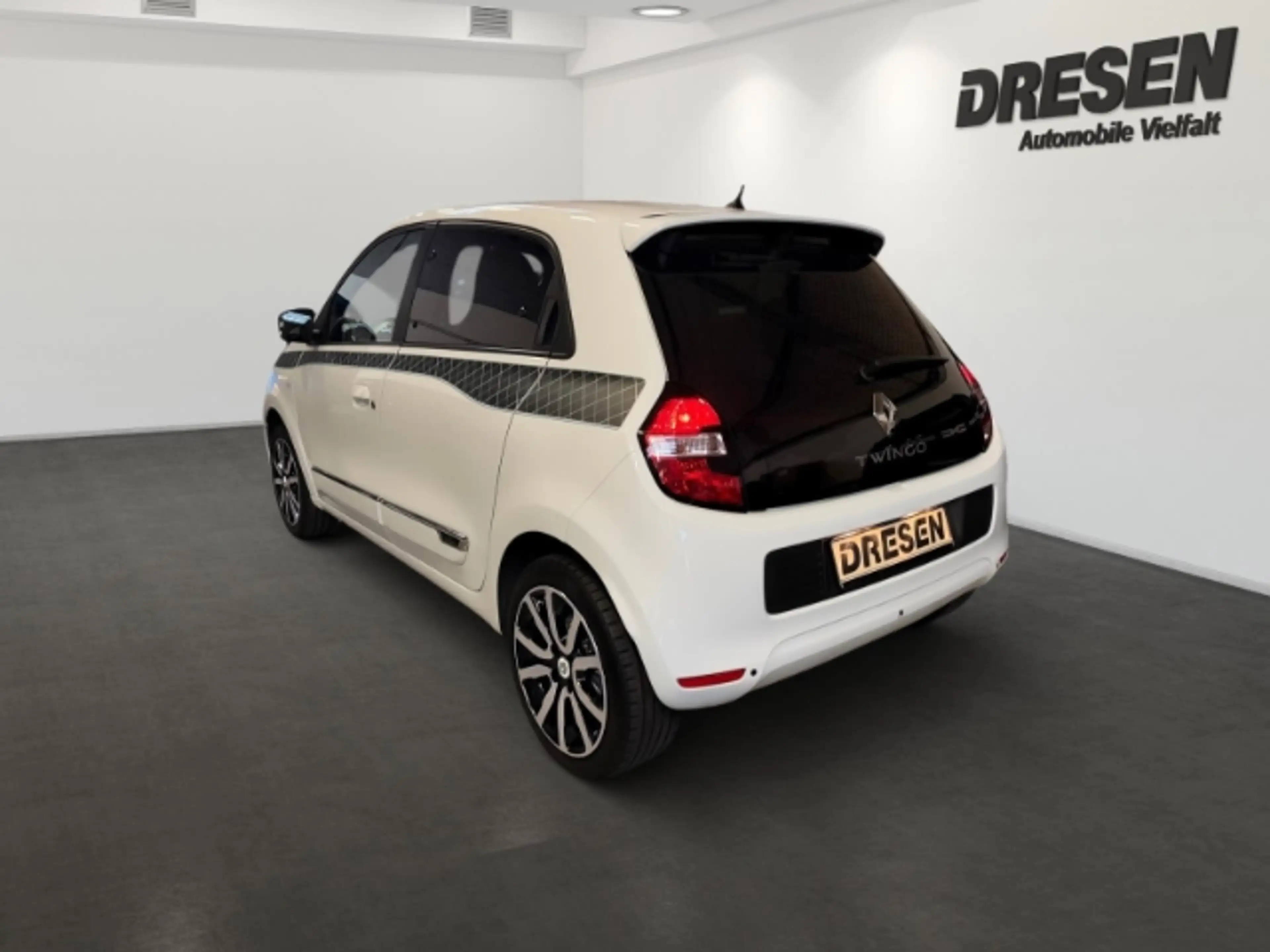 Renault Twingo La 0.9 TCe Le Parisienne Multifunktionslenkrad+Sit — photo 4