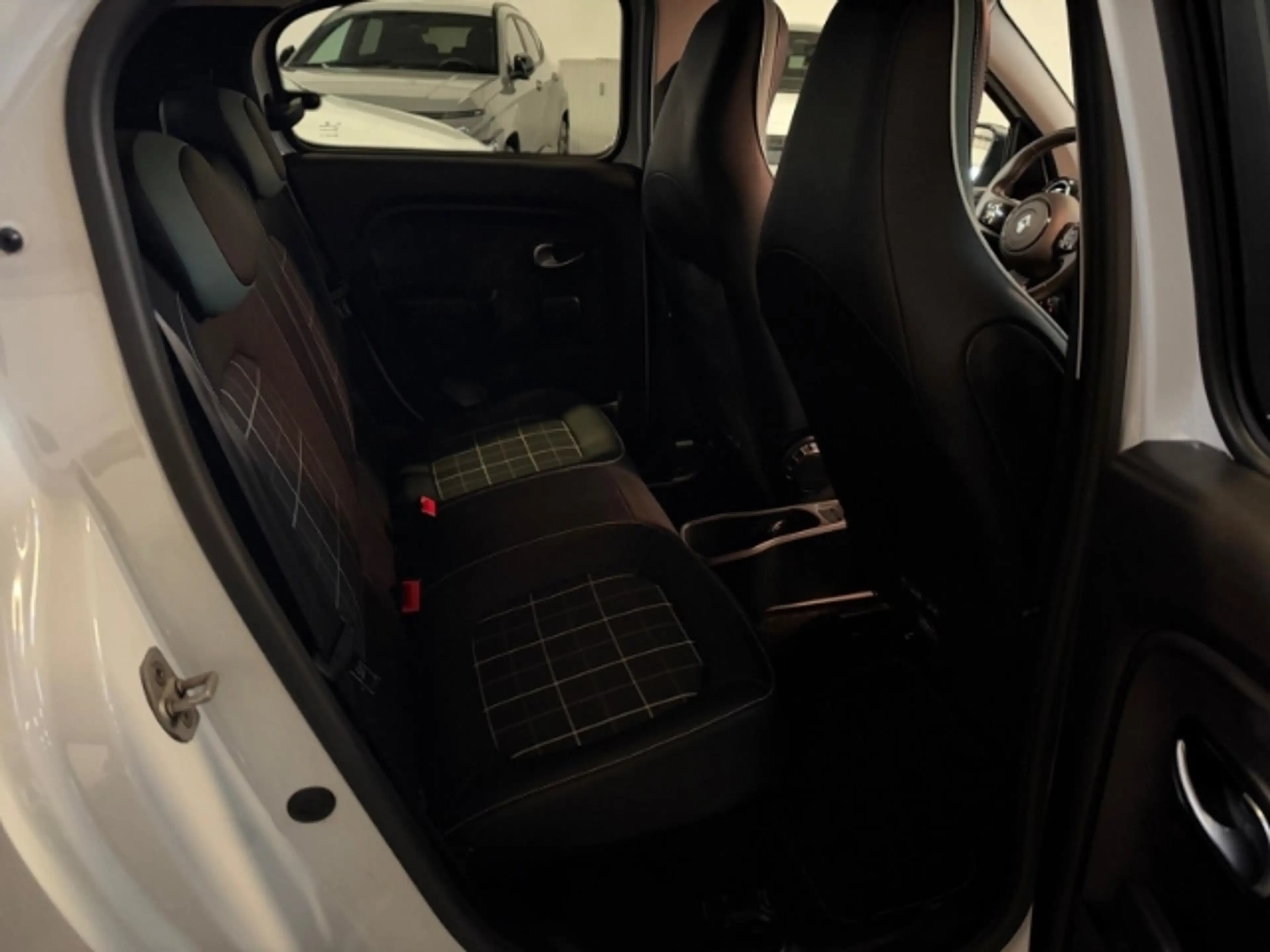 Renault Twingo La 0.9 TCe Le Parisienne Multifunktionslenkrad+Sit — photo 12