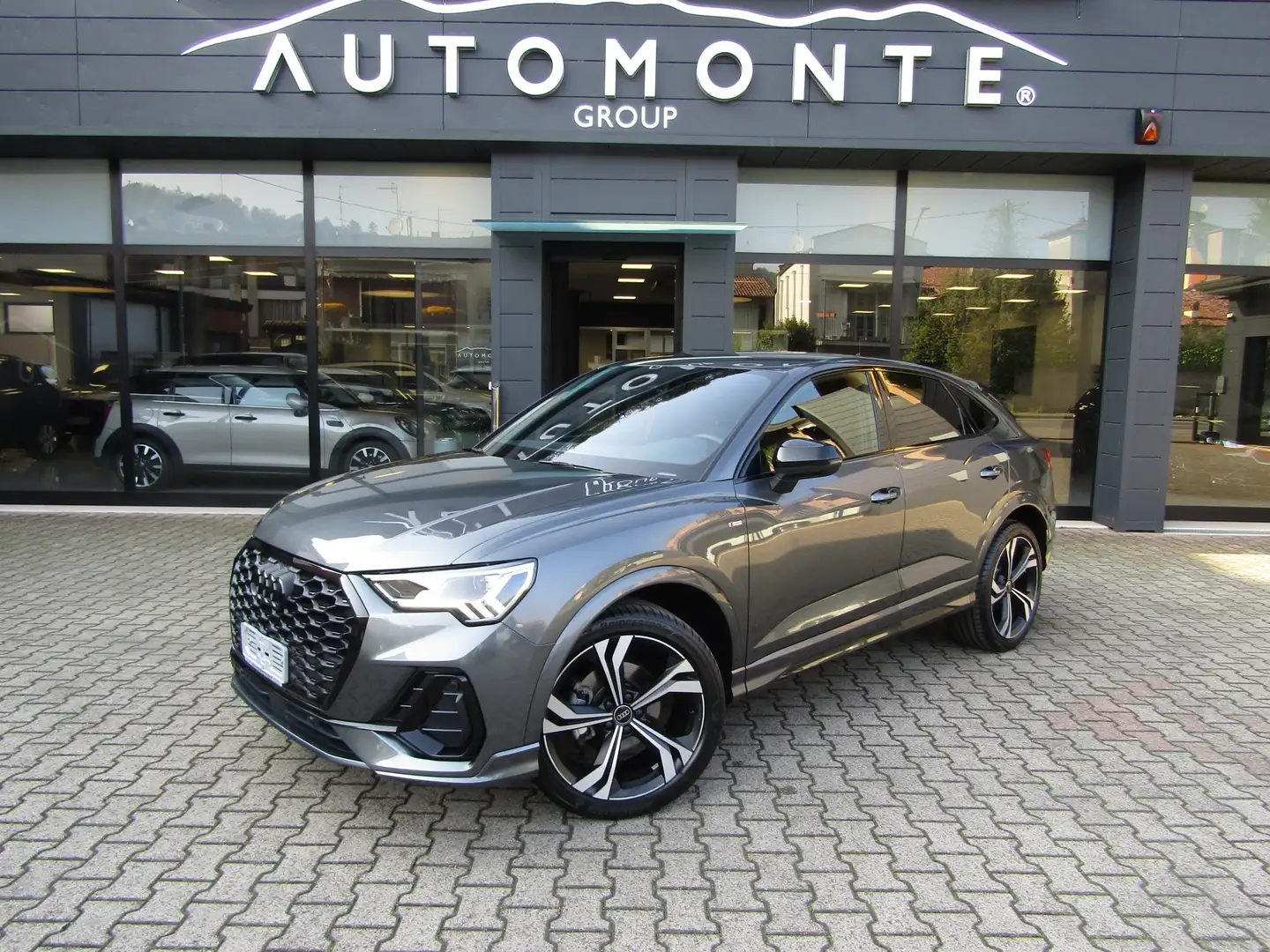 Audi Q3 SPB 35 2.0 TDI 150CV BLACK EDITION,CERCHI 20,LED Grey - 1