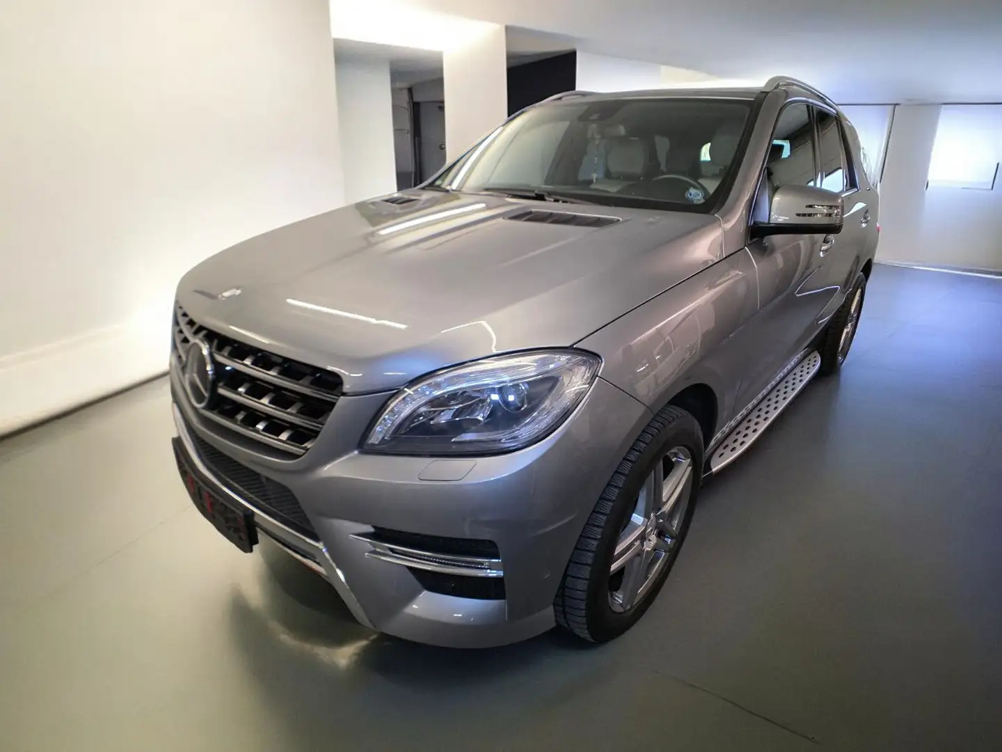 Mercedes-Benz ML 500 4-Mat. AMG Xenon 21" AHK ACC H&K SOFT-Cl. Argent - 1