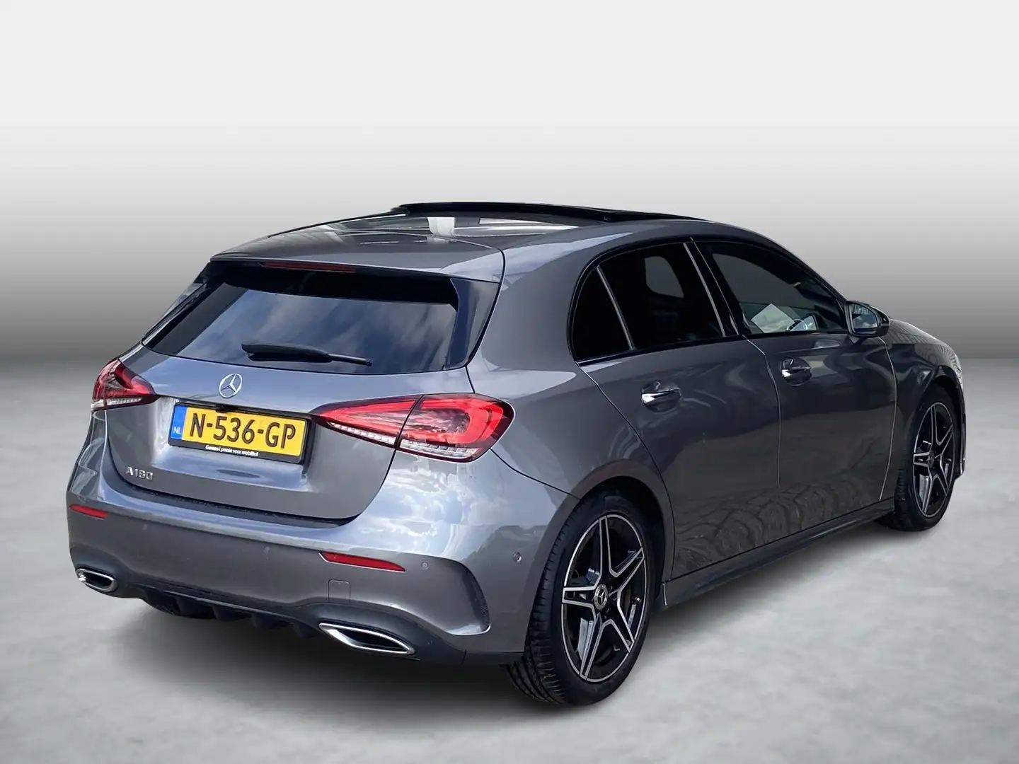 Mercedes-Benz A 180 AMG | Panoramadak | Memory Stoelen Grijs - 2