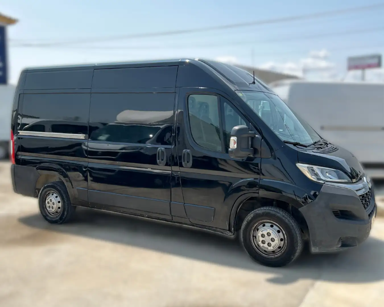 Citroen Jumper Chasis Cb. 2.2BlueHDi 35 L2S 140 Negro - 2