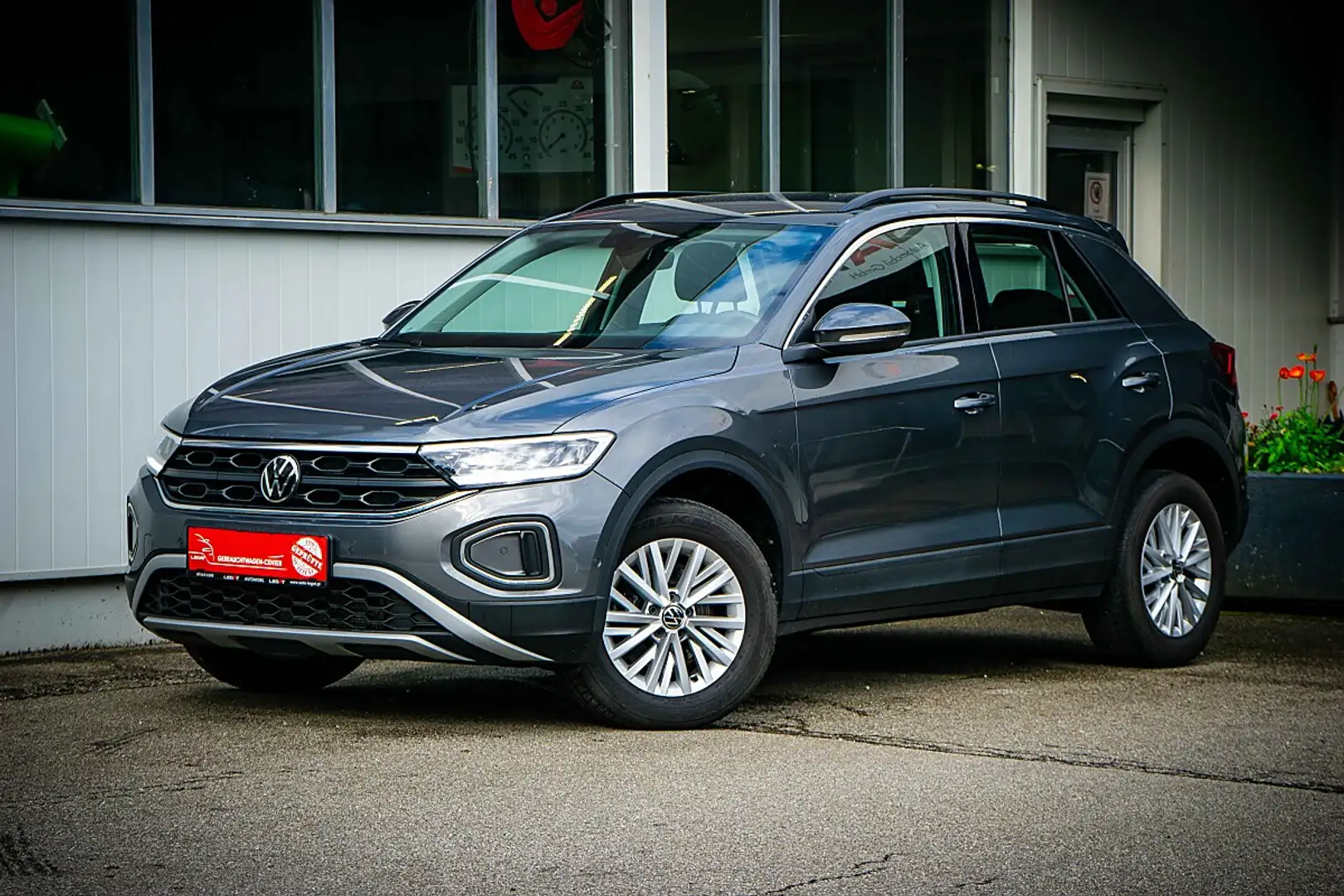 Volkswagen T-Roc 2.0 TDI Life DSG *NAVI*SITZHEIZUNG*VIRTUAL* Grau - 2