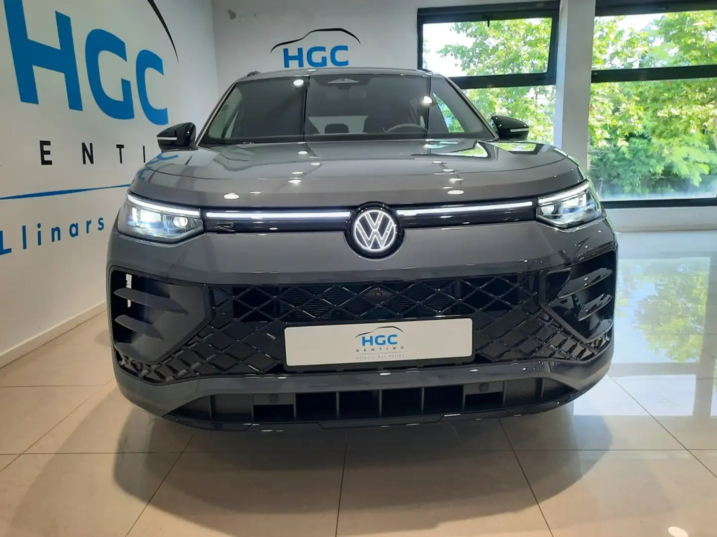 Volkswagen Tayron 1.5 eTSI DSG7 110kW R-Line Gris - 2
