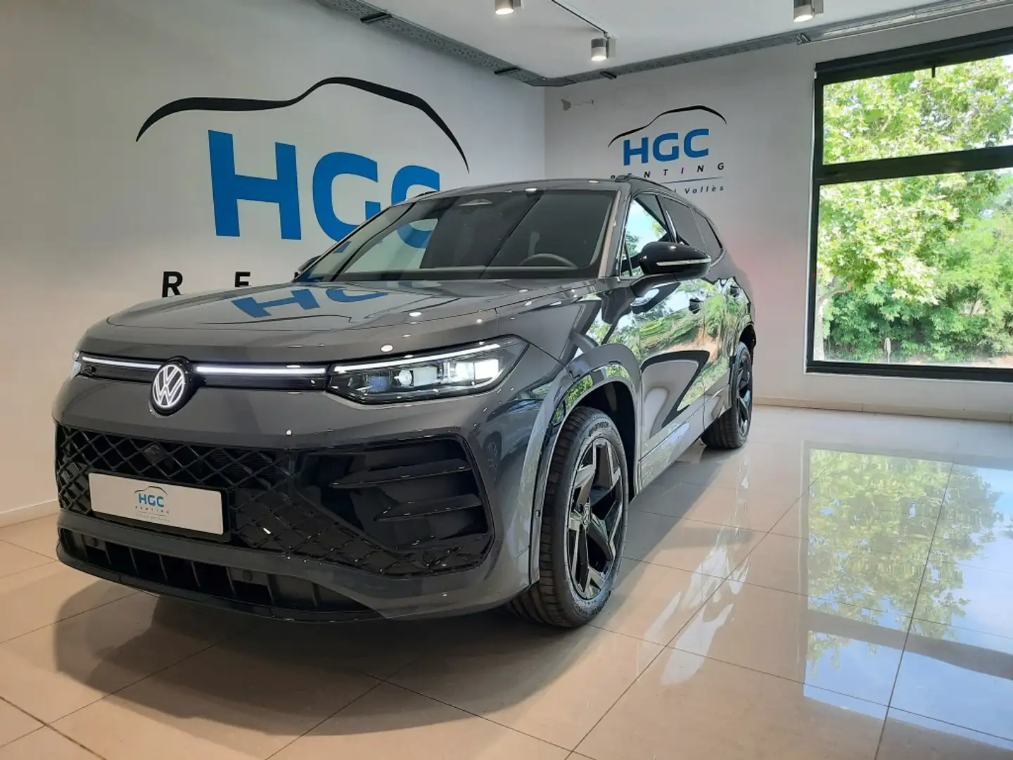 Volkswagen Tayron 1.5 eTSI DSG7 110kW R-Line Gris - 1