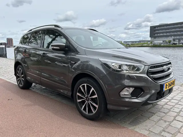 Ford Kuga view 4